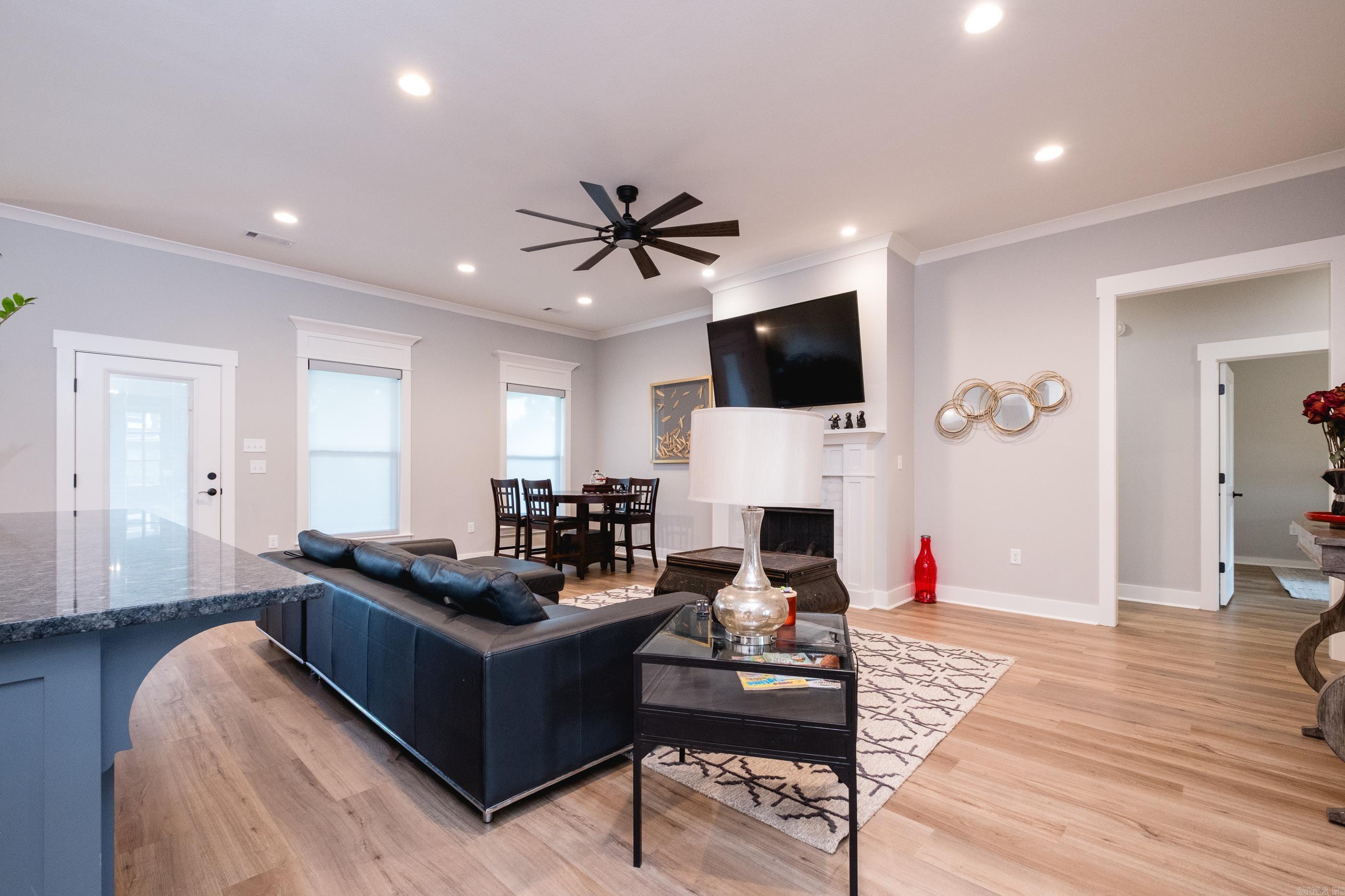 IVY PLACE - Residential