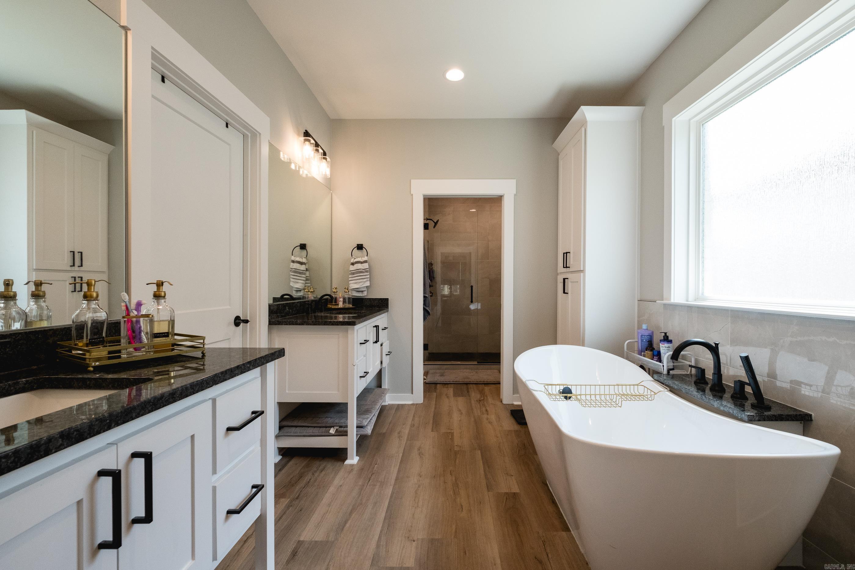 IVY PLACE - Residential