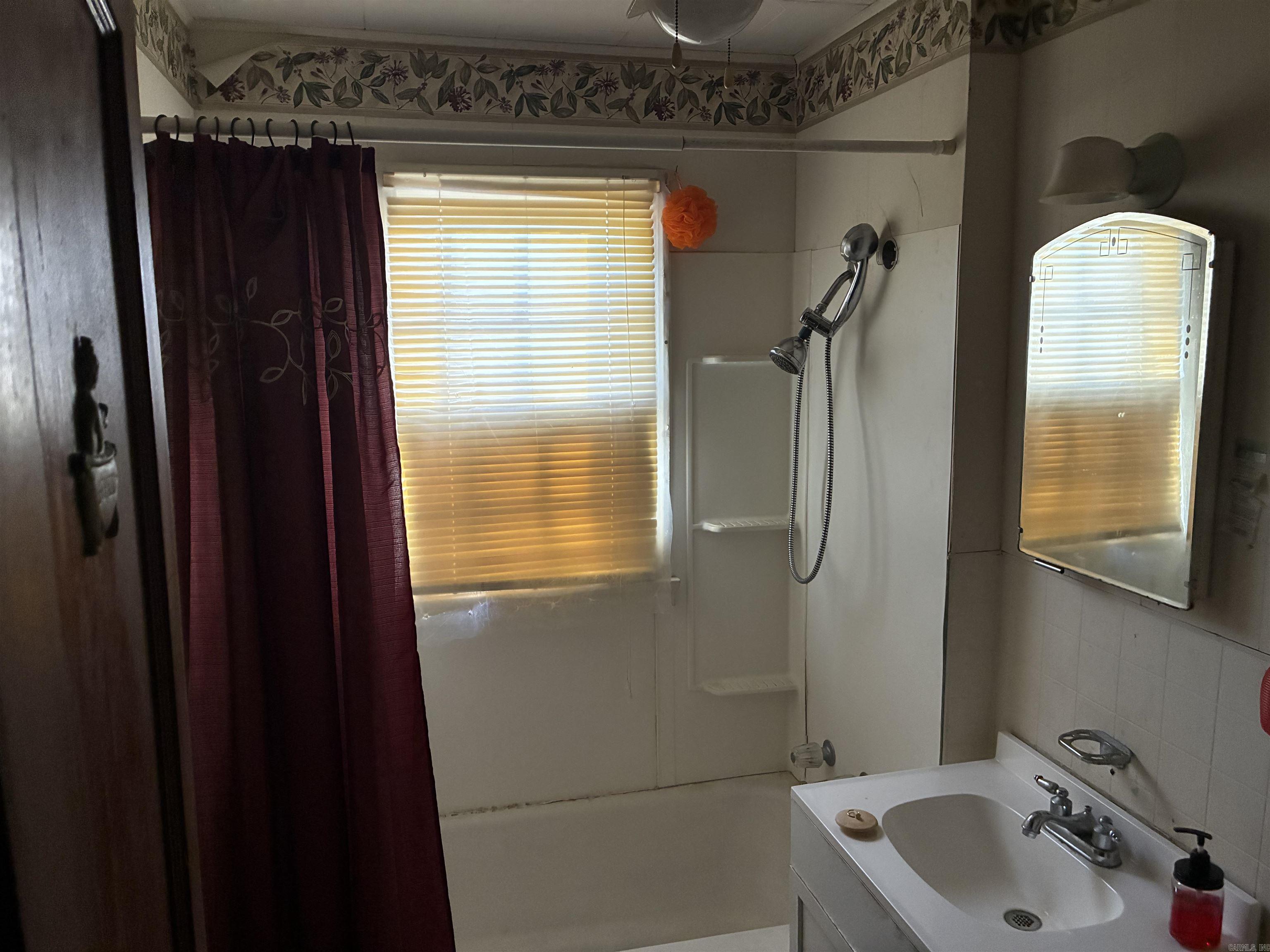 AUSTIN & TAYLOR TRIPLET RES - Residential