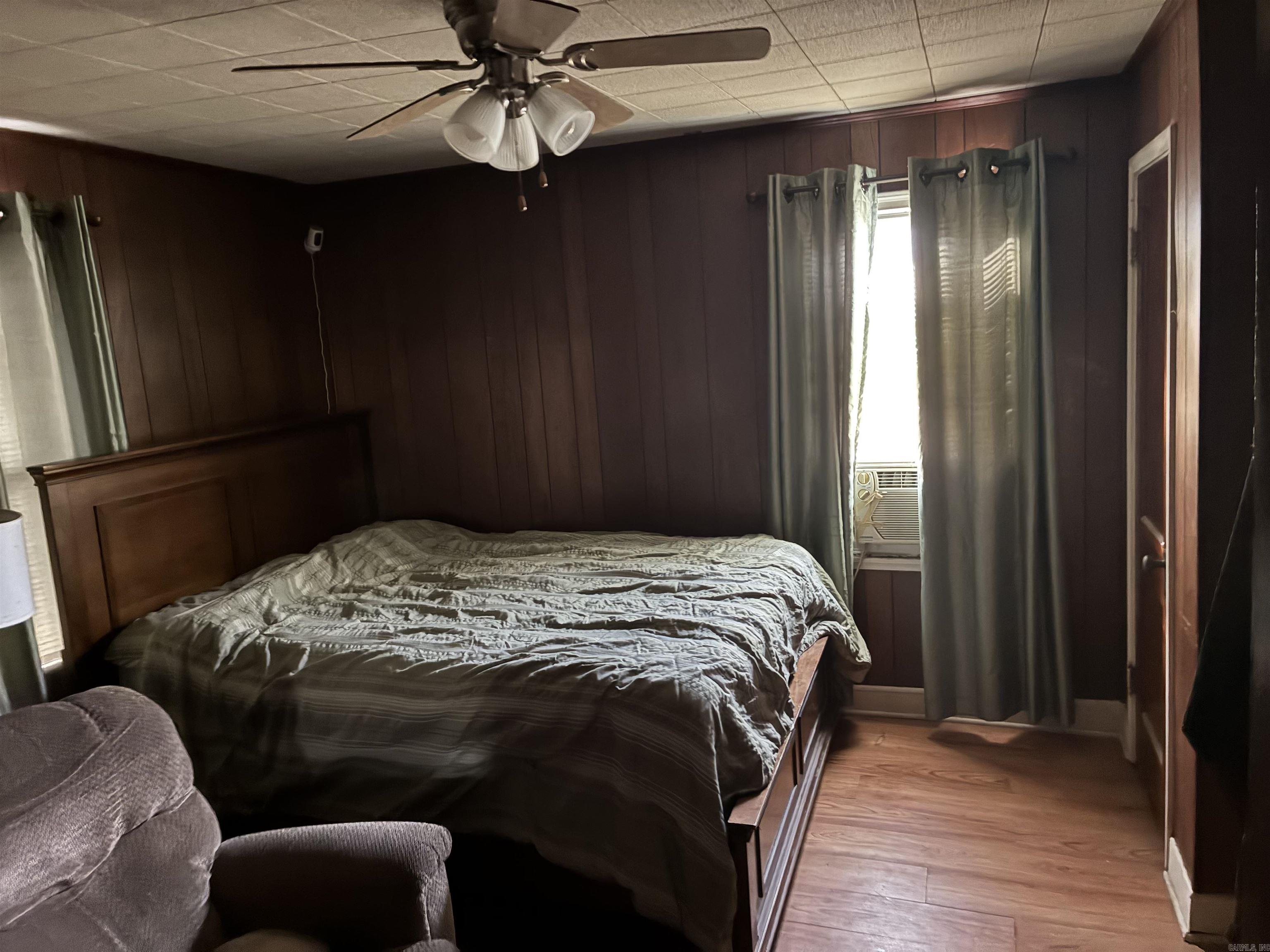 AUSTIN & TAYLOR TRIPLET RES - Residential