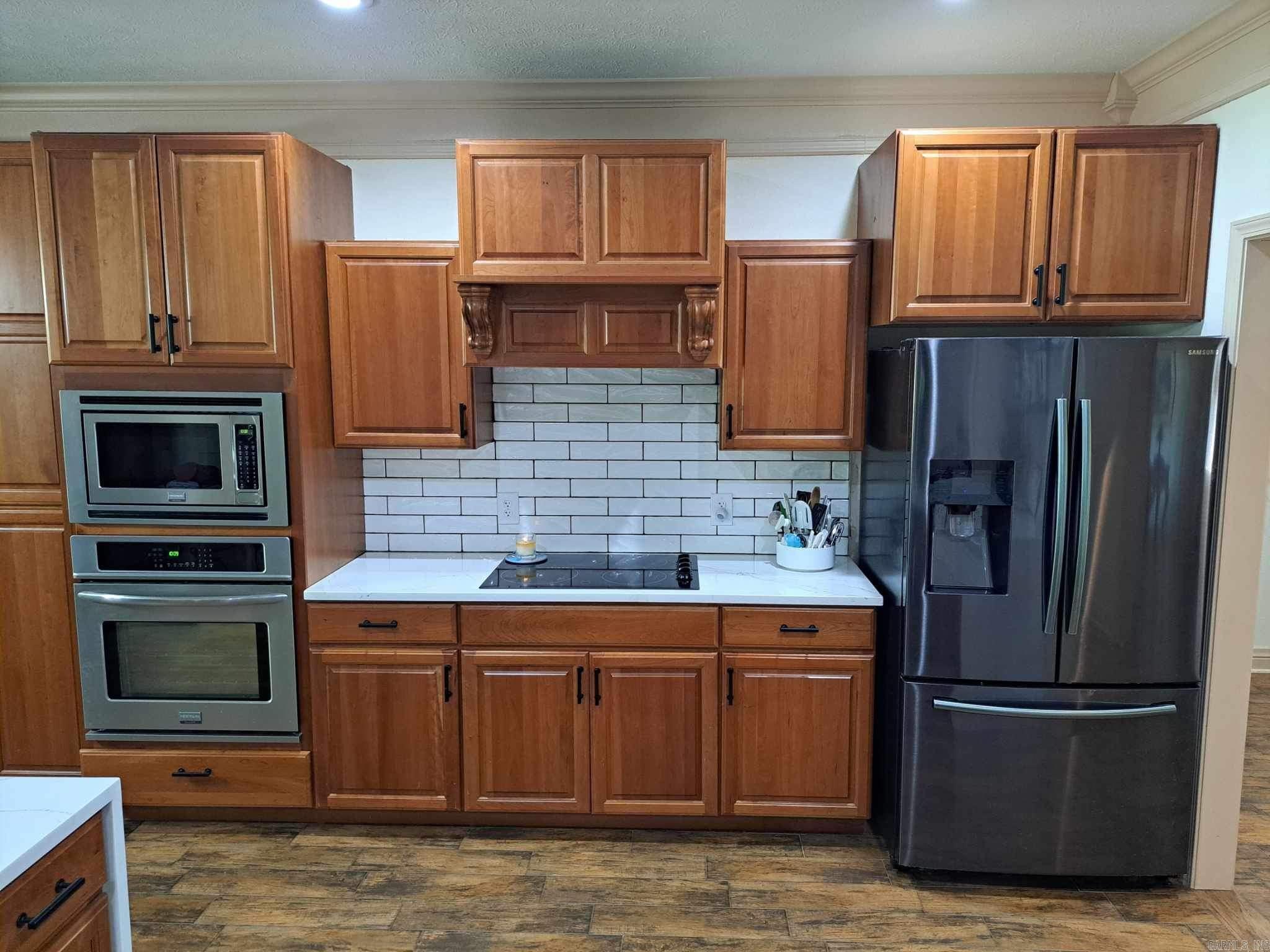 HILL COUNTRY EST - Residential