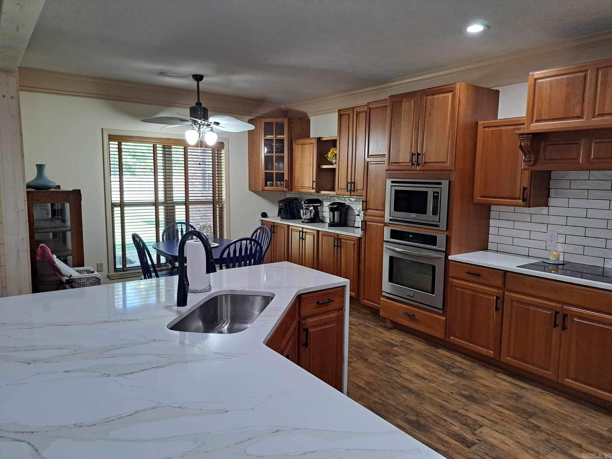 HILL COUNTRY EST - Residential