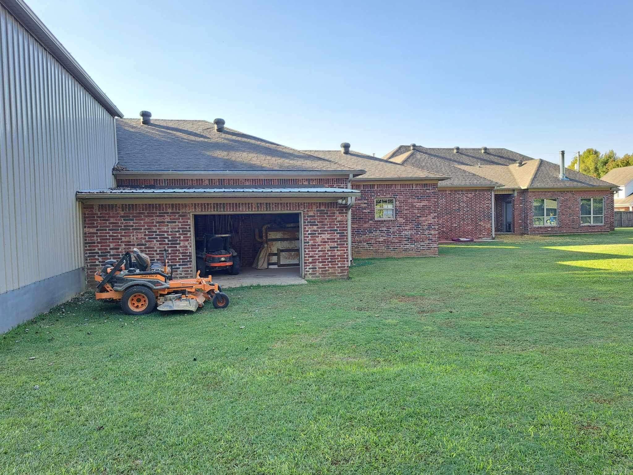 HILL COUNTRY EST - Residential