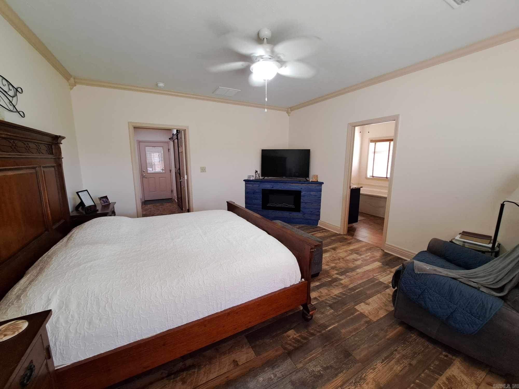 HILL COUNTRY EST - Residential