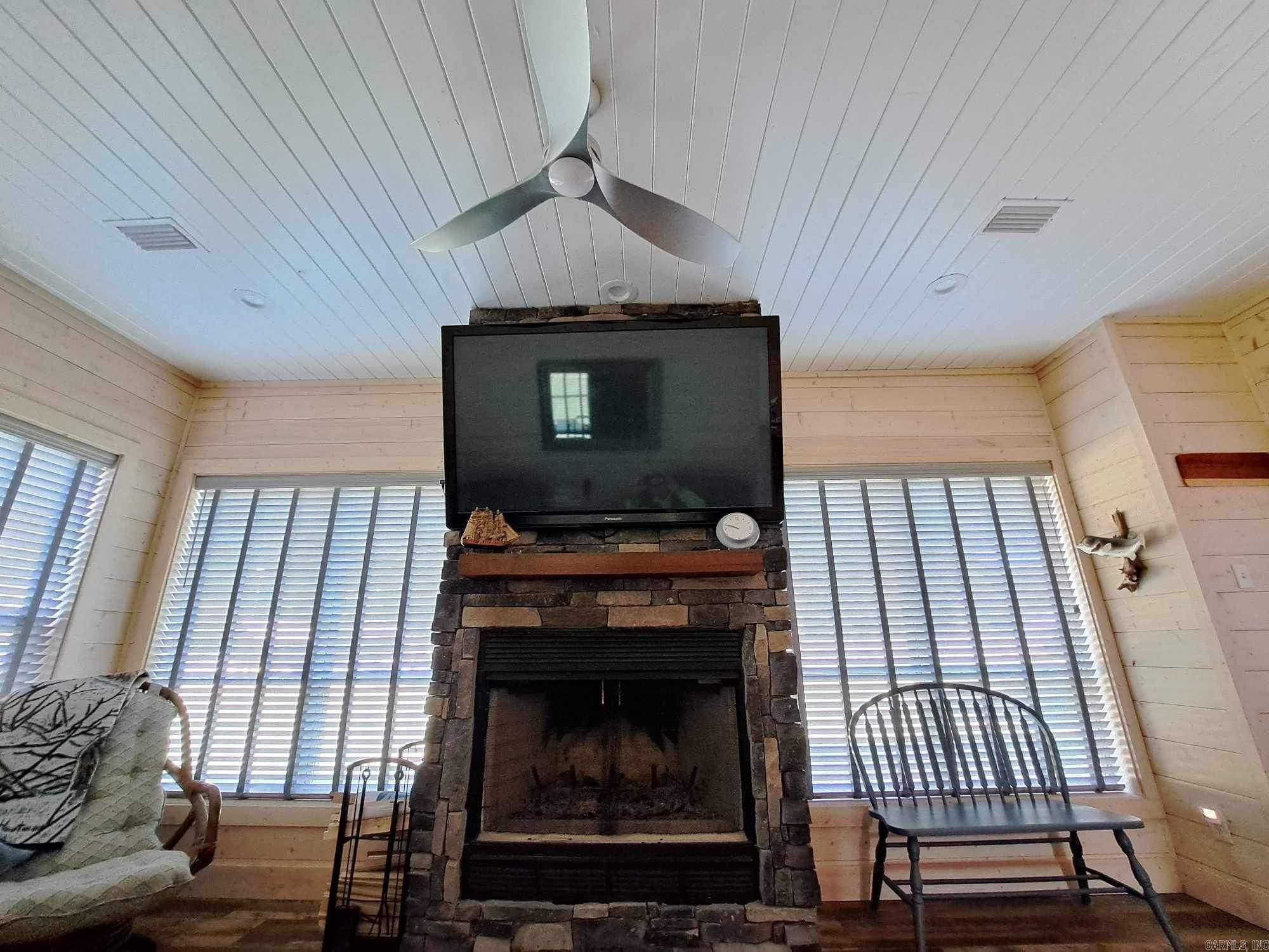 HILL COUNTRY EST - Residential