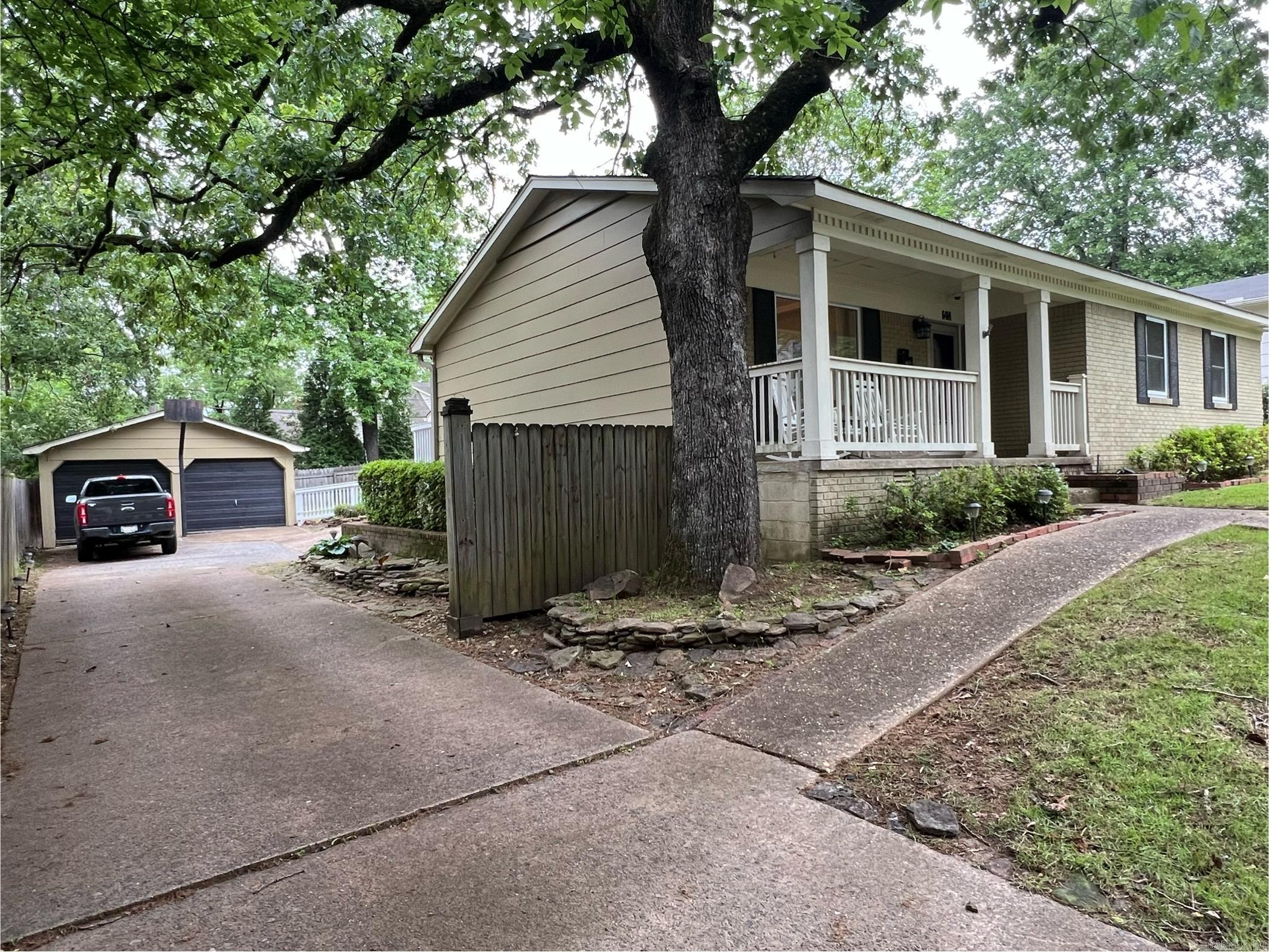 Hollywood - Residential