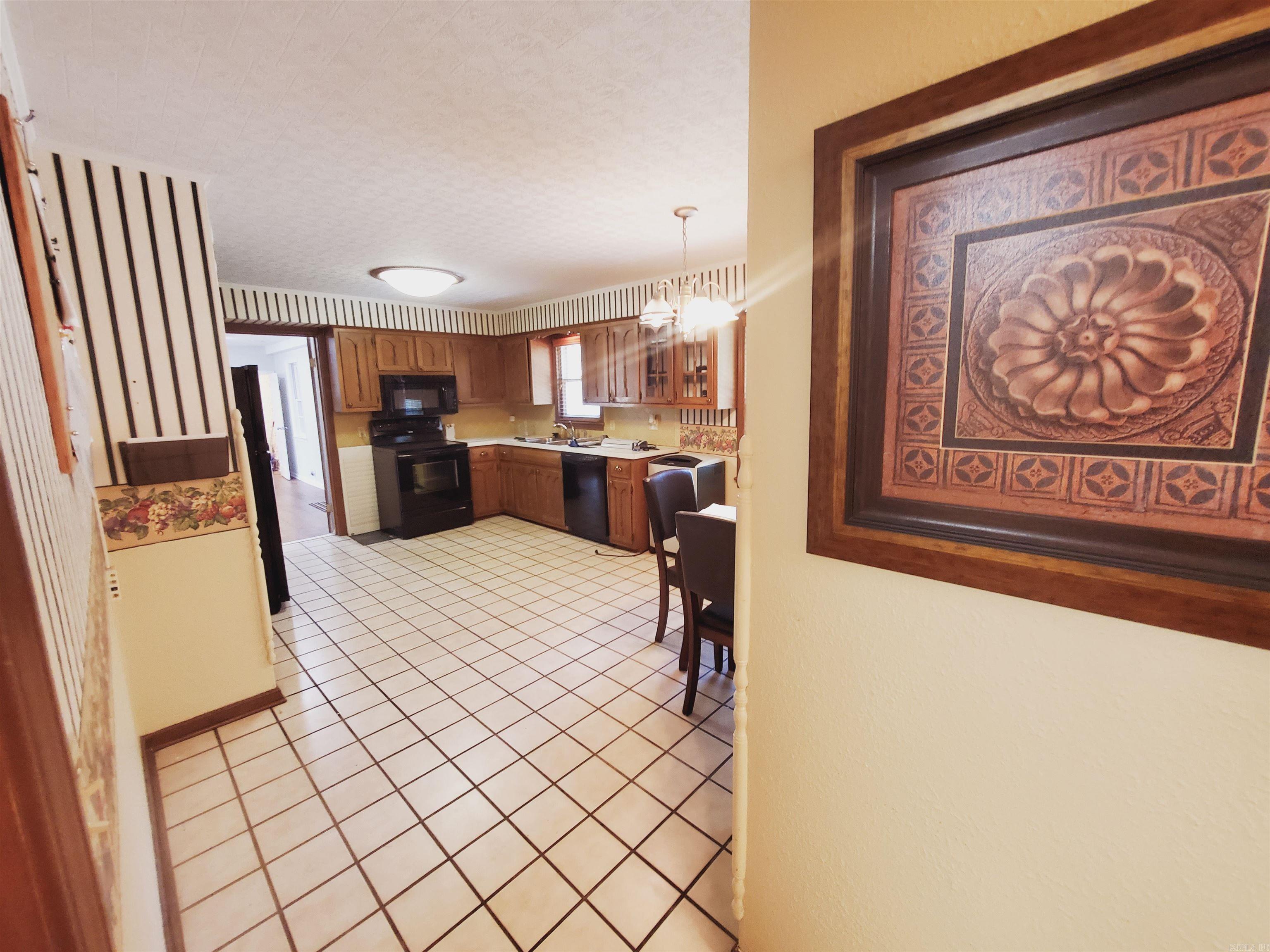 M&B PIGGOTT 2-20-8 - Residential