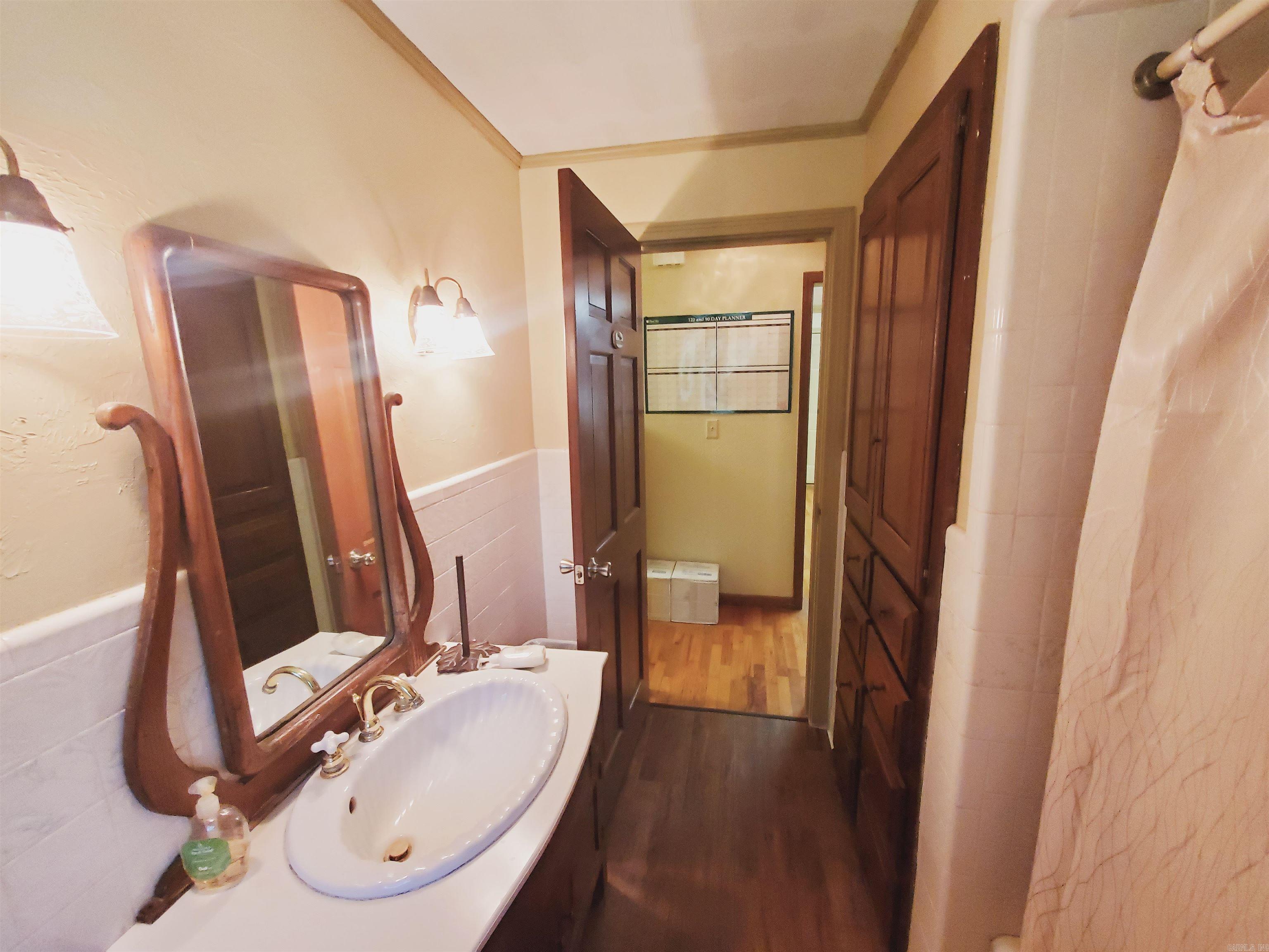 M&B PIGGOTT 2-20-8 - Residential