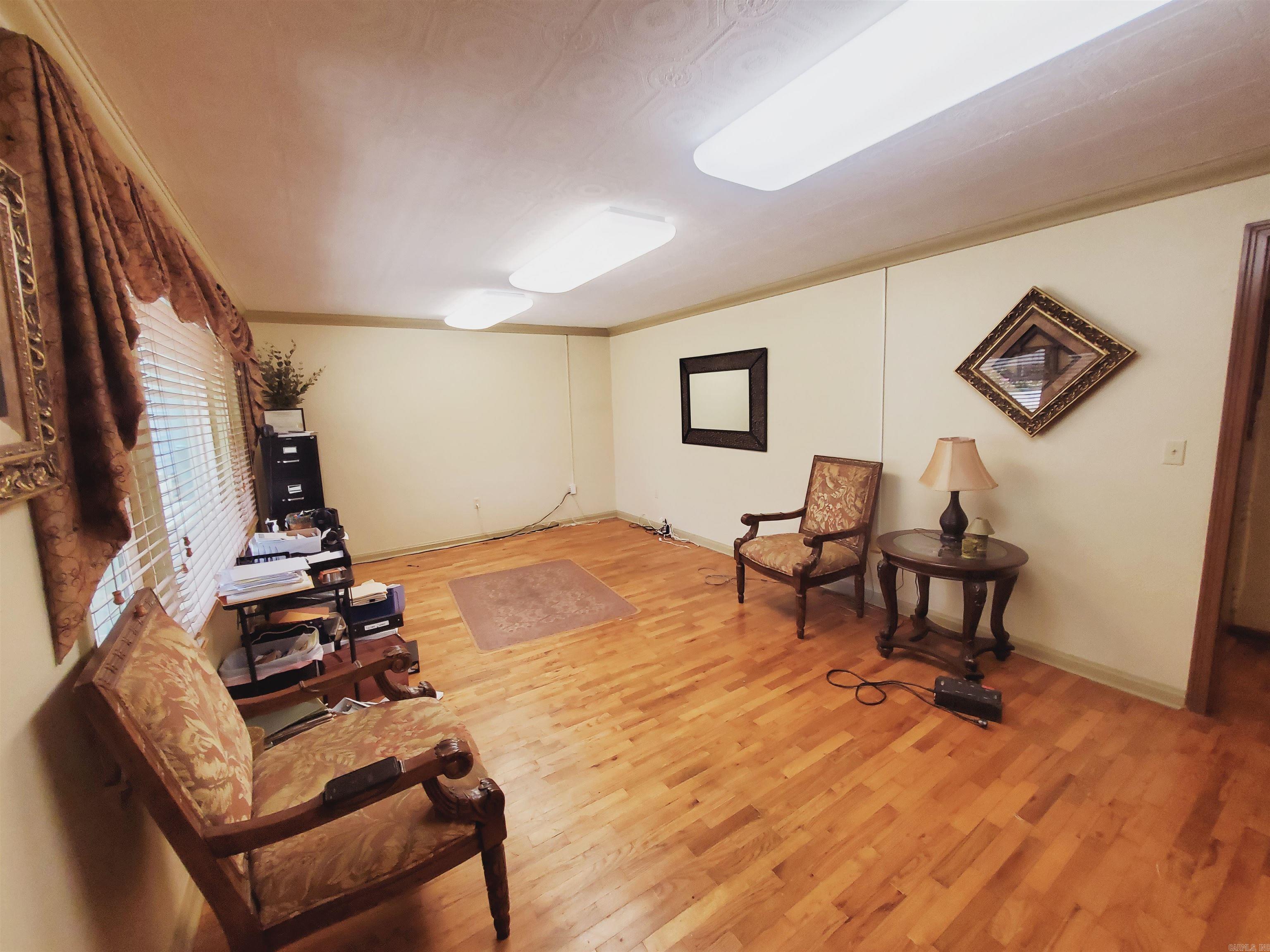 M&B PIGGOTT 2-20-8 - Residential