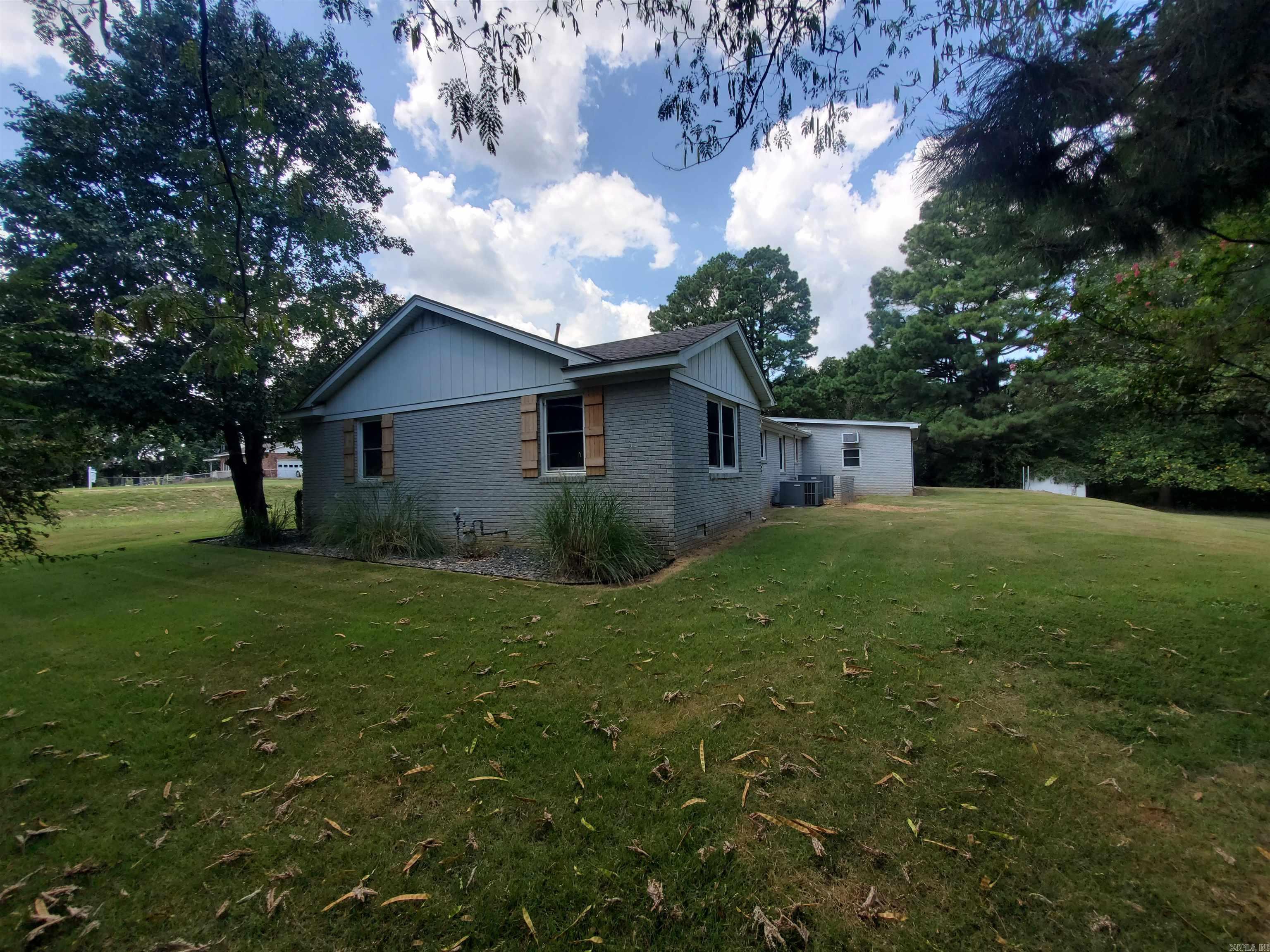 M&B PIGGOTT 2-20-8 - Residential