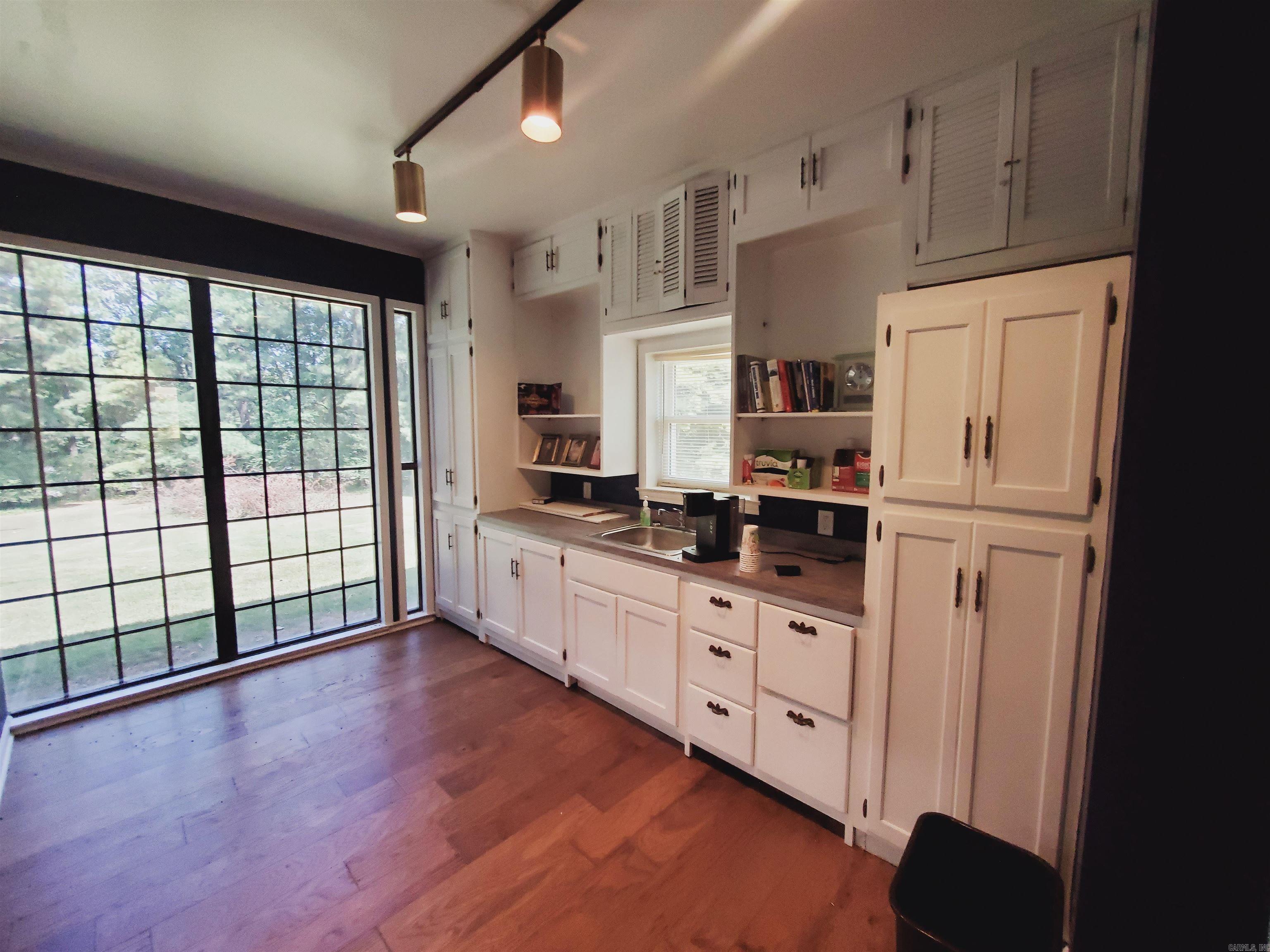 M&B PIGGOTT 2-20-8 - Residential