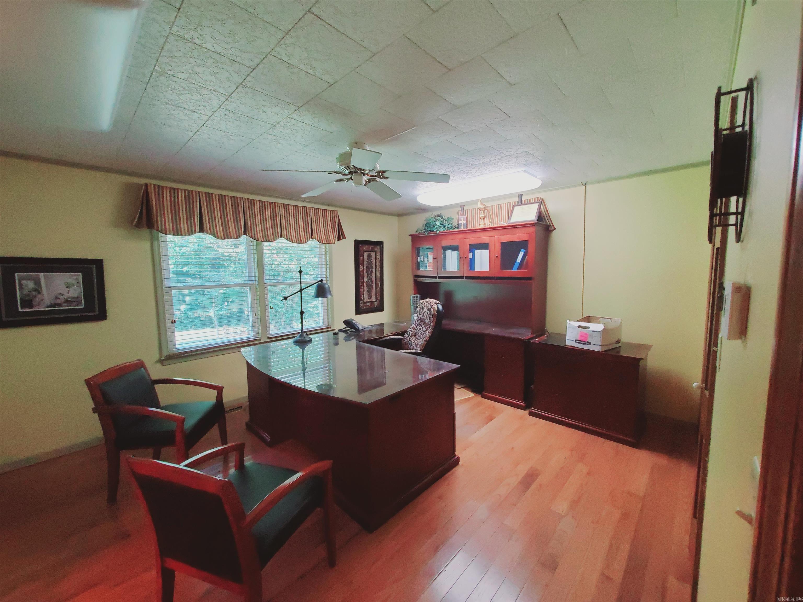 M&B PIGGOTT 2-20-8 - Residential