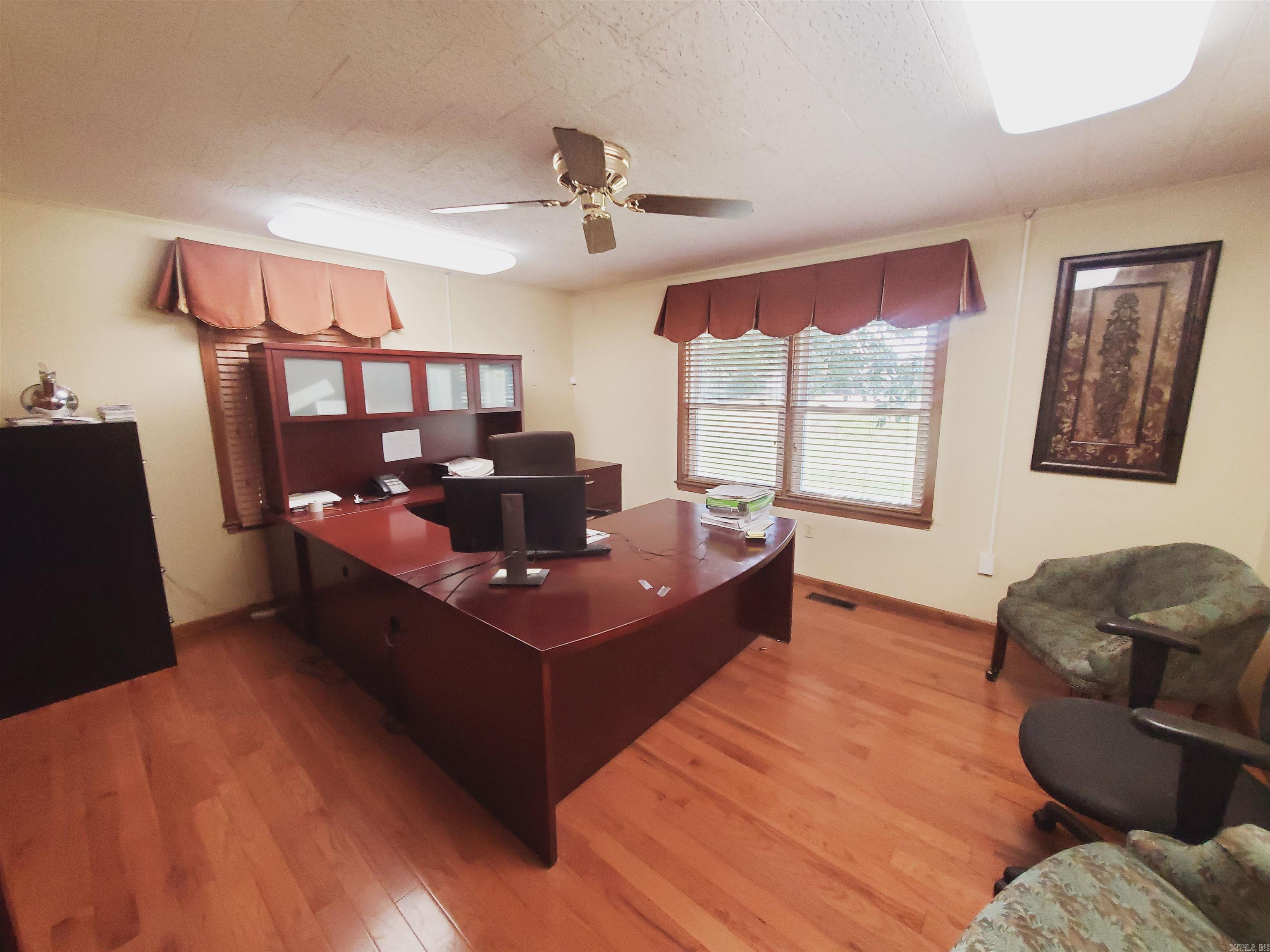 M&B PIGGOTT 2-20-8 - Residential