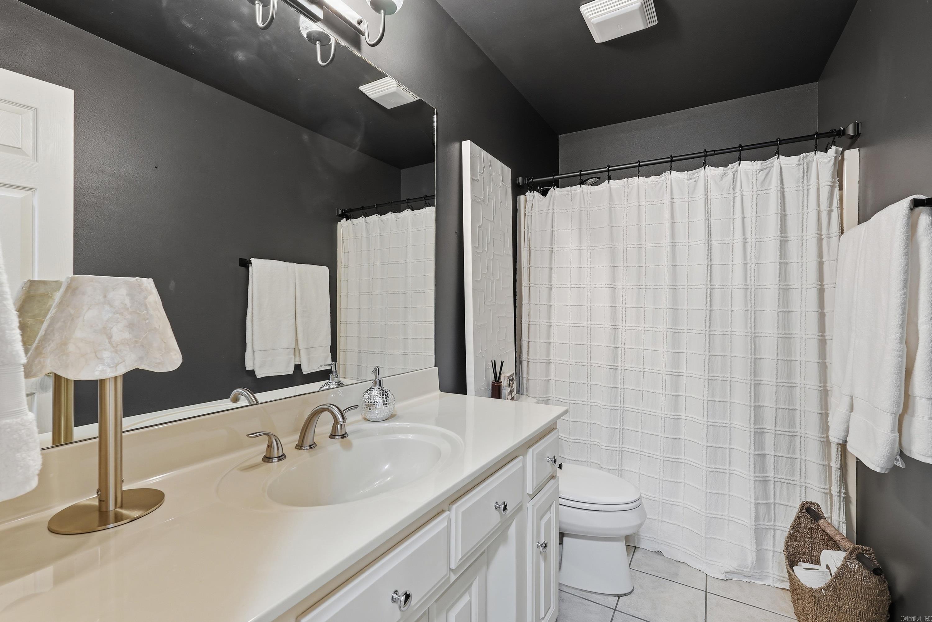 COUNTRY CLUB OF ARK THE - Residential