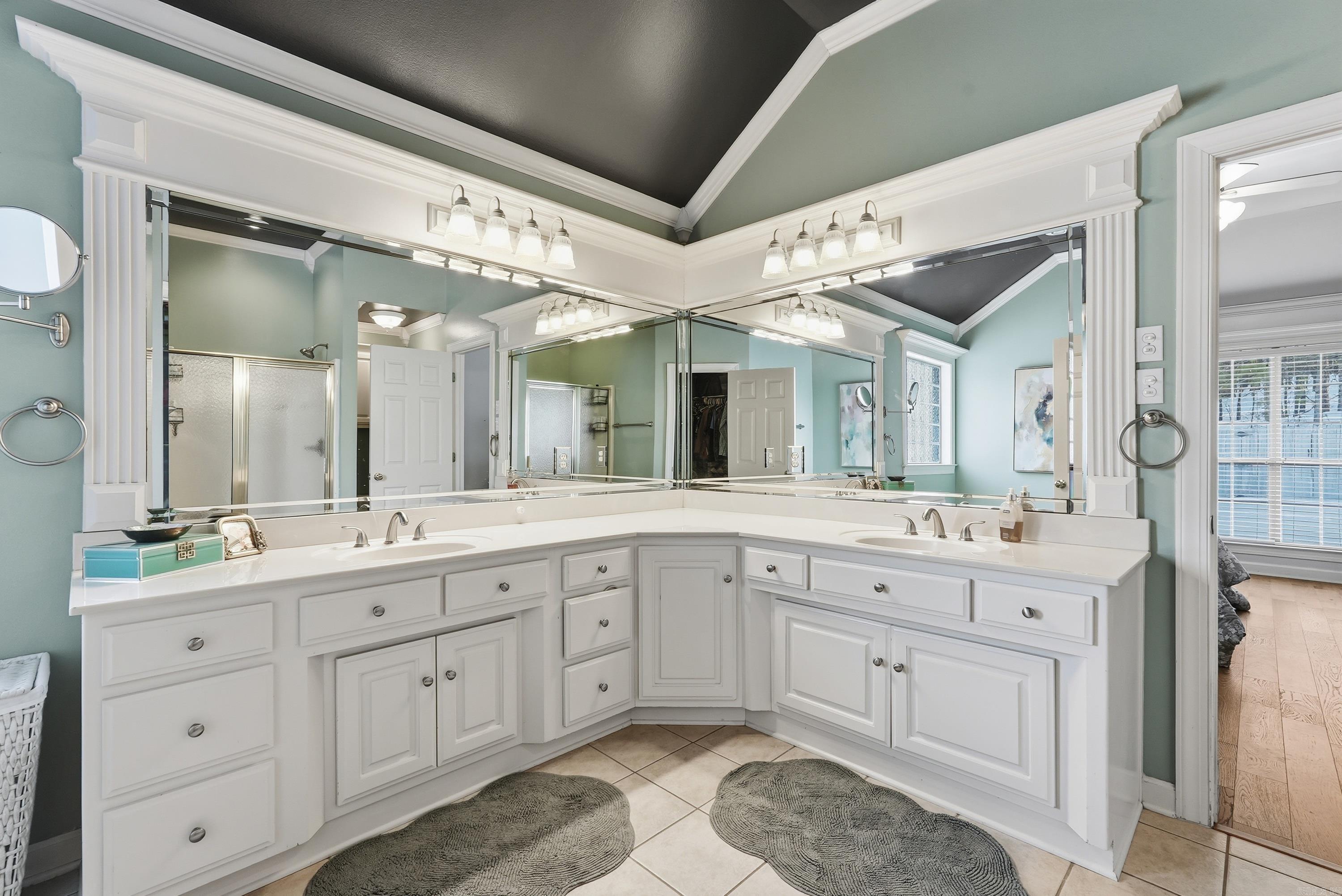 COUNTRY CLUB OF ARK THE - Residential