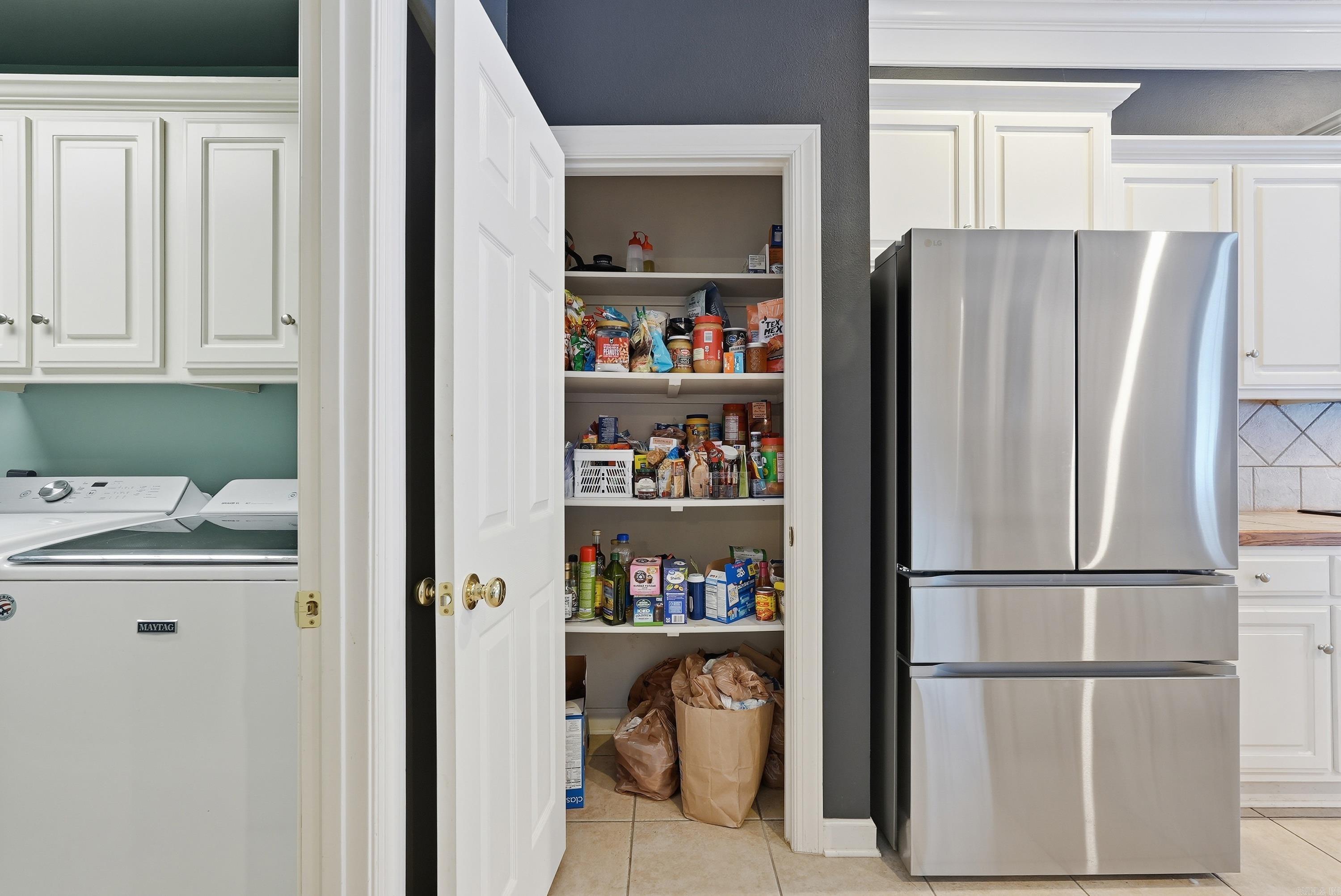 COUNTRY CLUB OF ARK THE - Residential