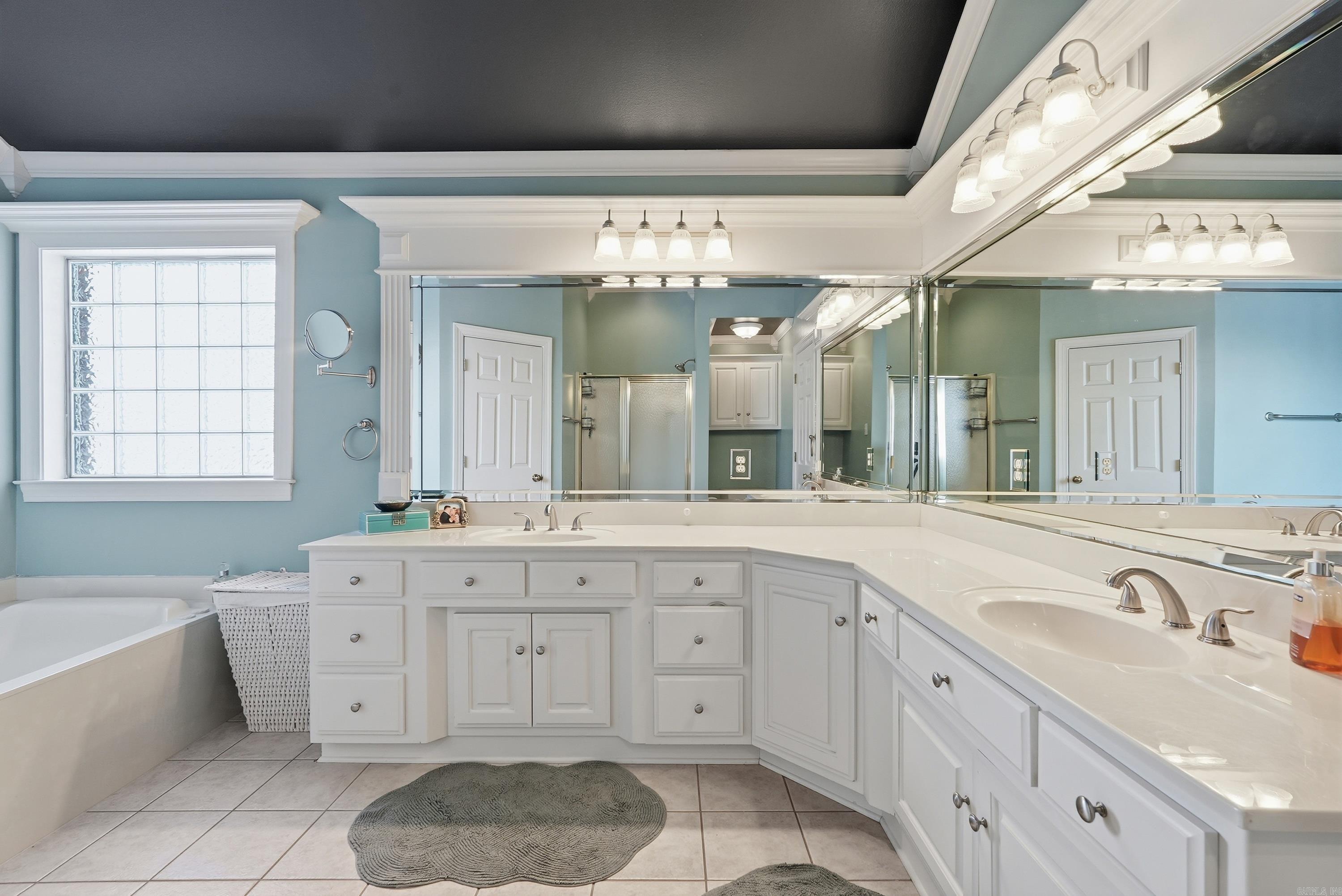 COUNTRY CLUB OF ARK THE - Residential