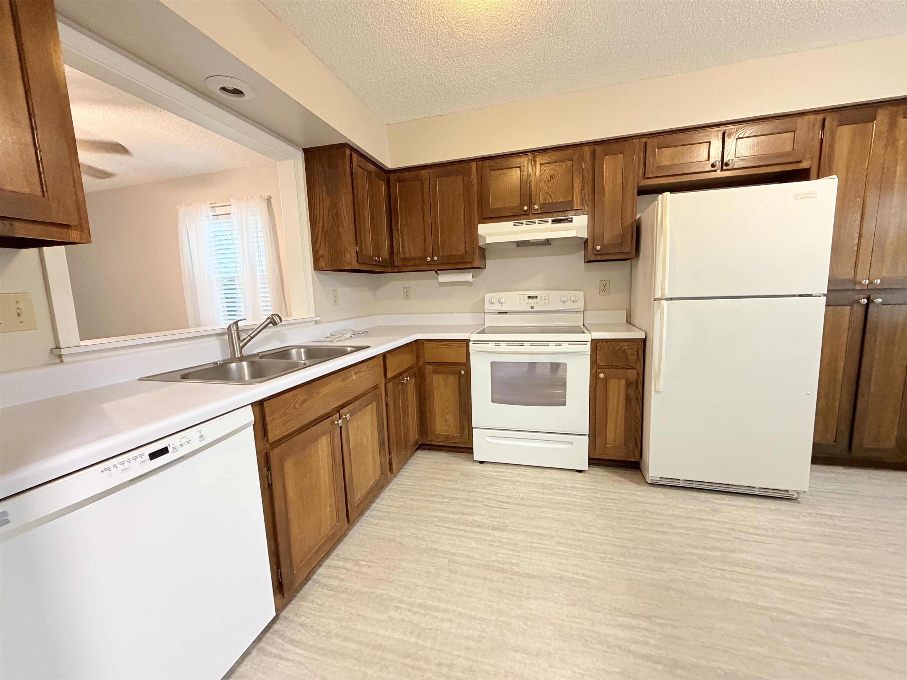 CHEROKEE COURTS - Residential