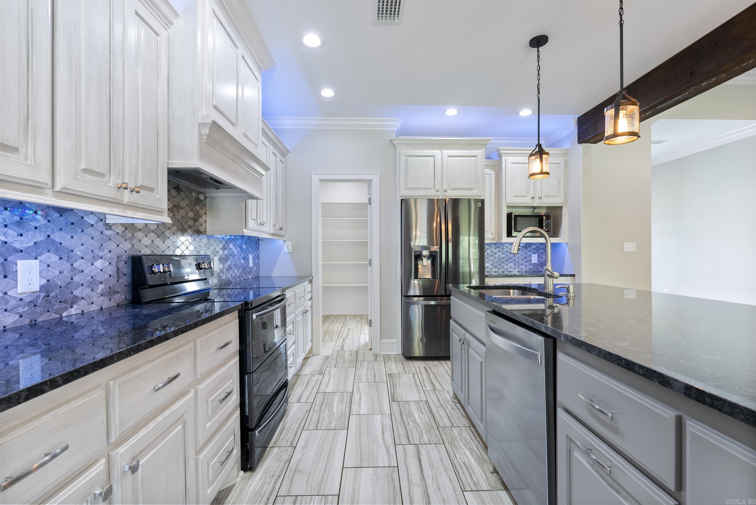 HENDRICKSON ACRES - Residential