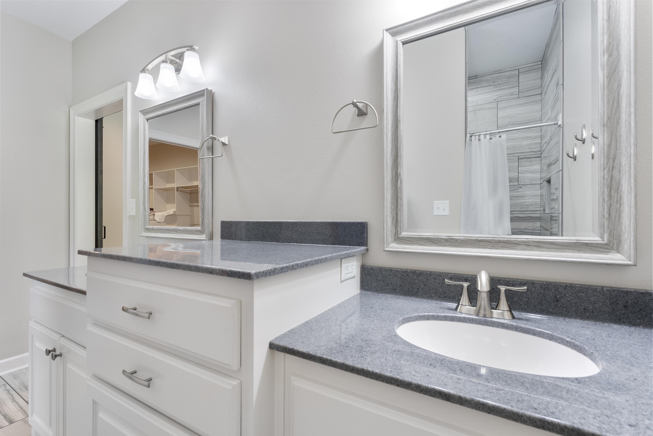 HENDRICKSON ACRES - Residential