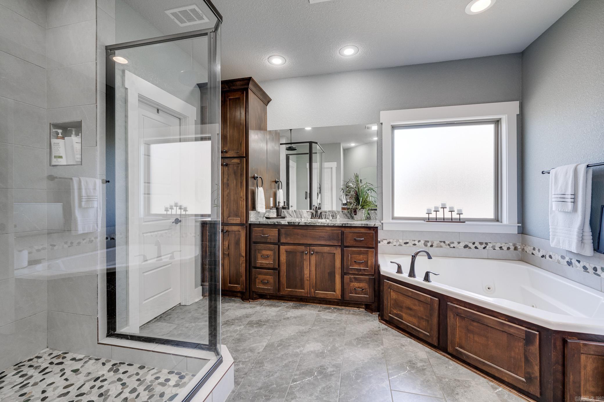 SALEM WOODS - Residential