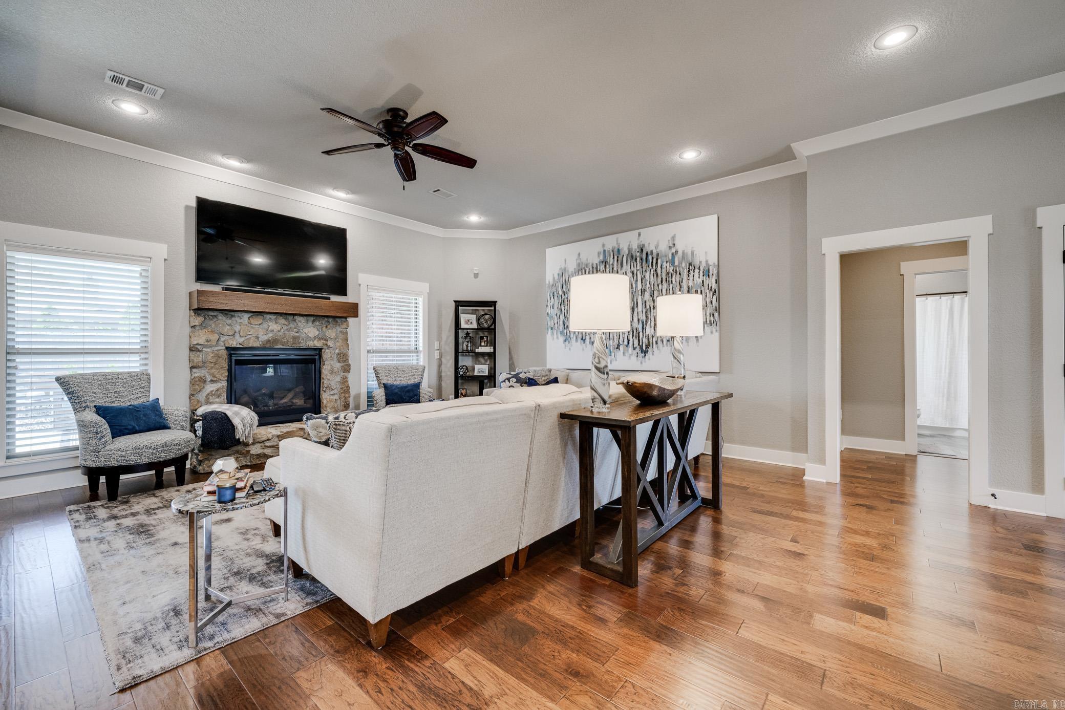 SALEM WOODS - Residential