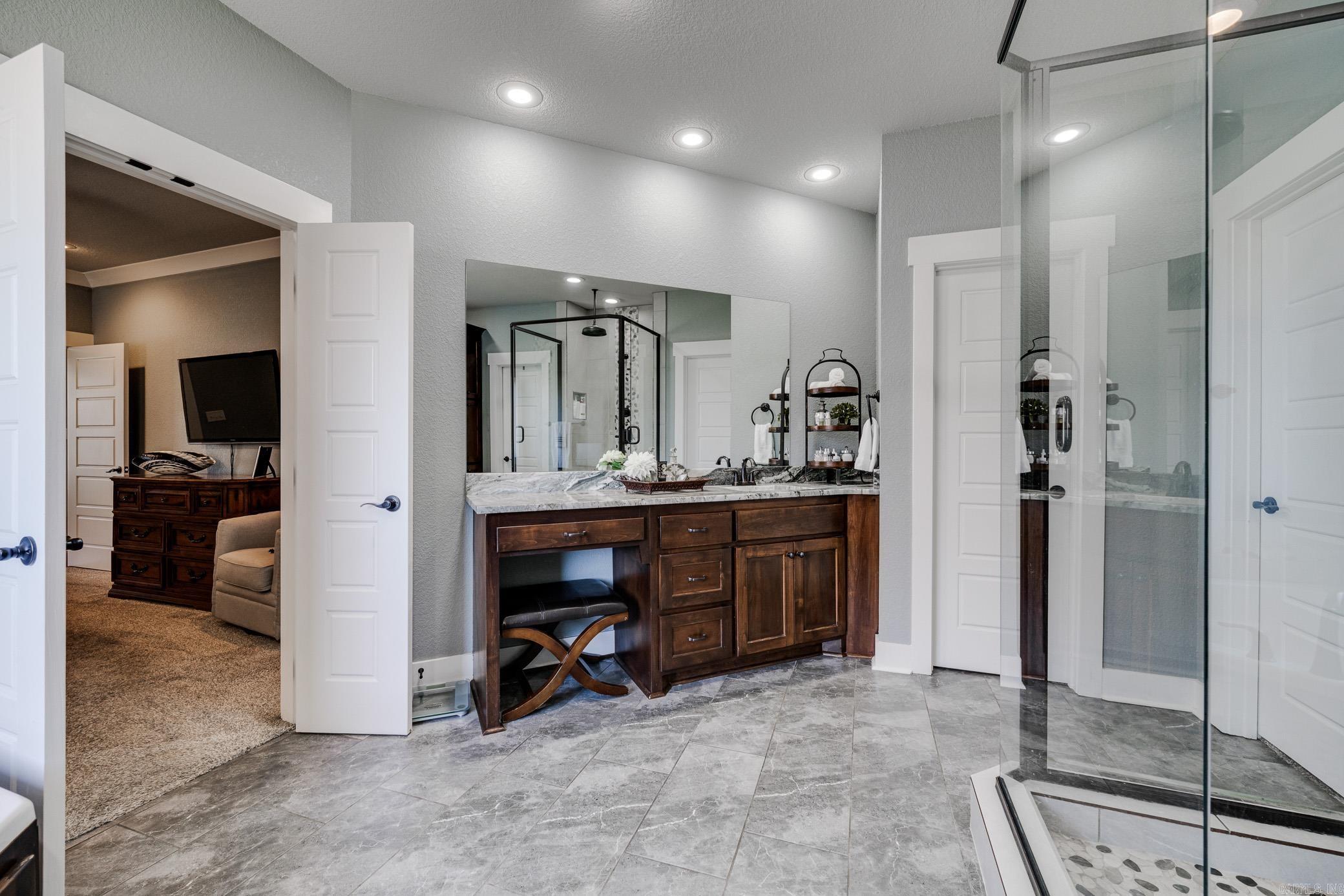 SALEM WOODS - Residential