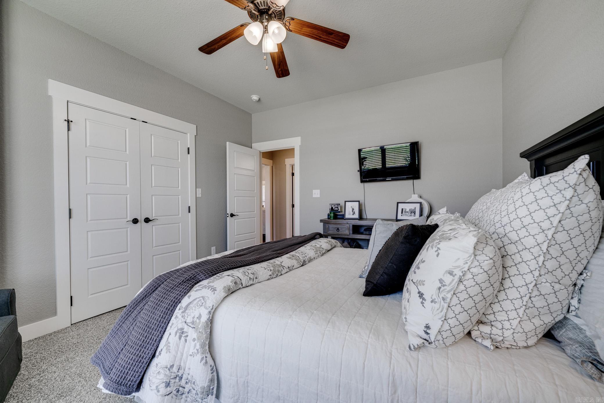 SALEM WOODS - Residential