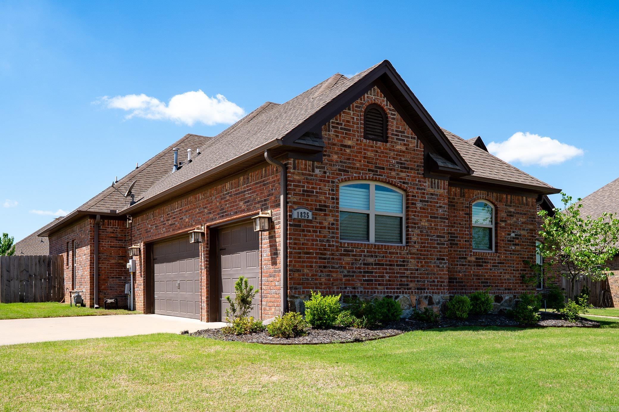 SALEM WOODS - Residential