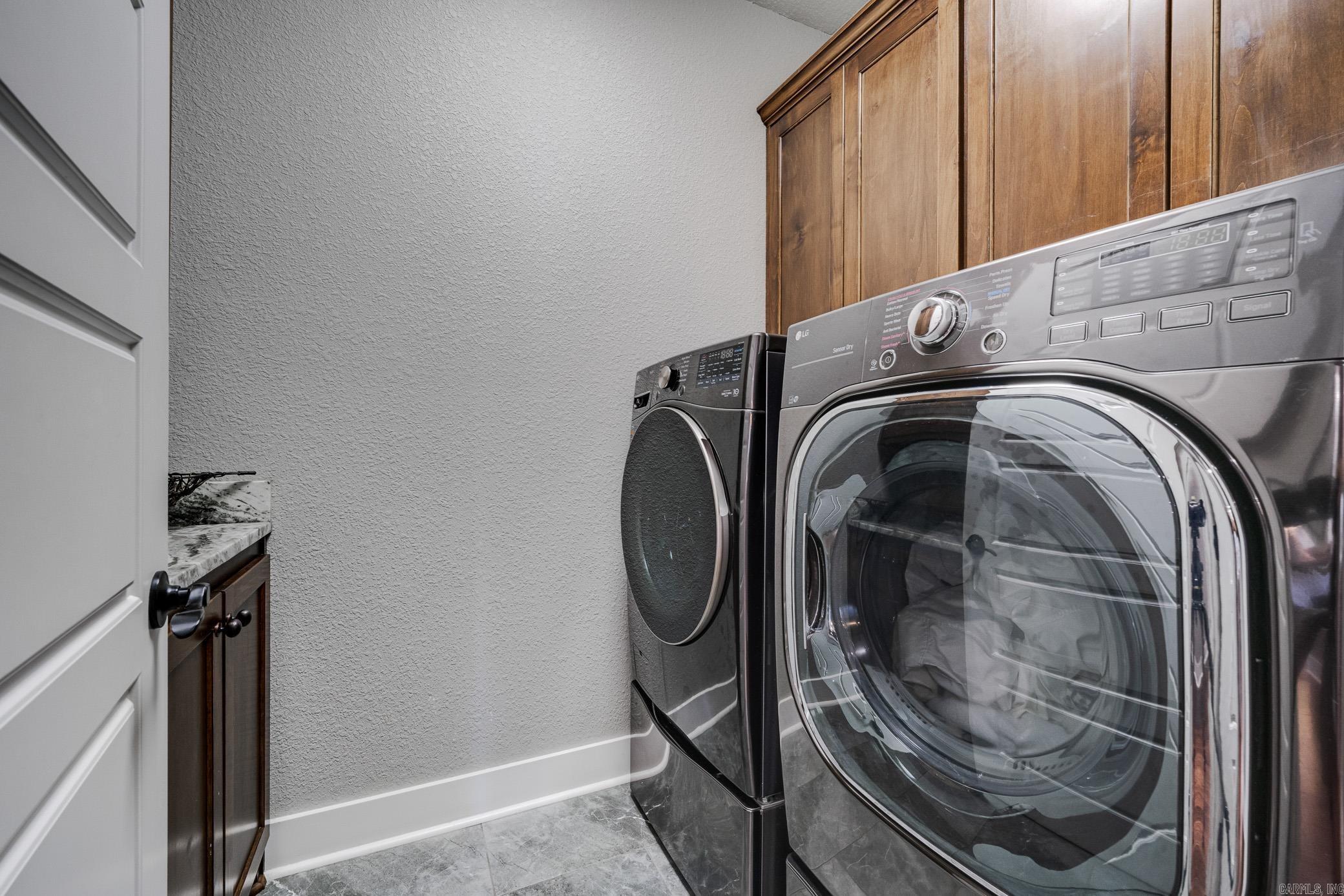 SALEM WOODS - Residential