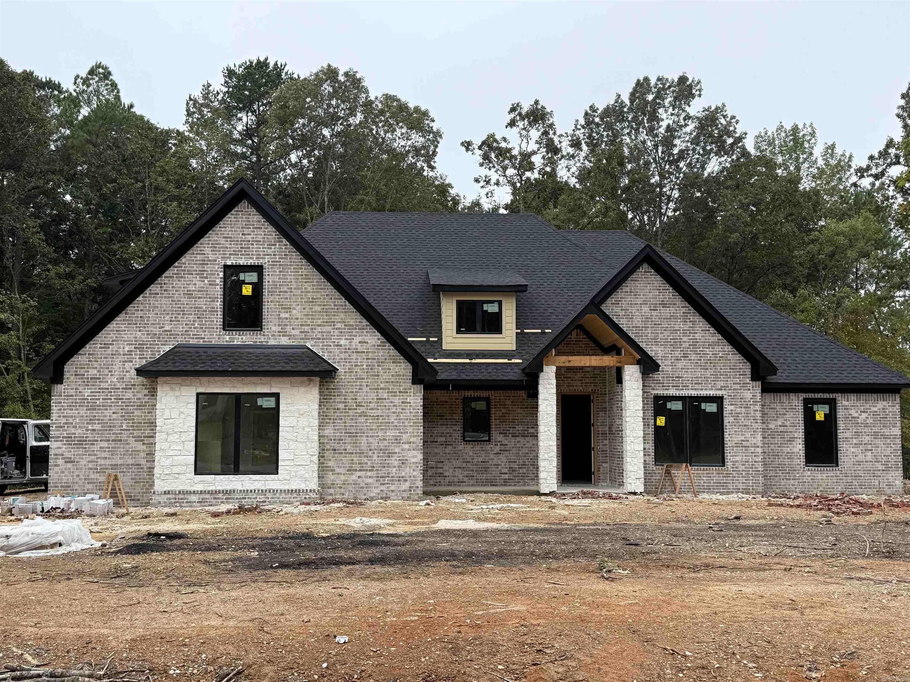 Gorgeous new construction home on 1 acre! 5 spacious bedrooms, 3.5 elegant baths, 3-car garage. Boasts high-end custom finishes, modern open-concept design, and premium appliances. Perfect for family living with ample space and luxury. Move-in ready by Thanksgiving—your dream home awaits! Another stunner by Homes by Hesley