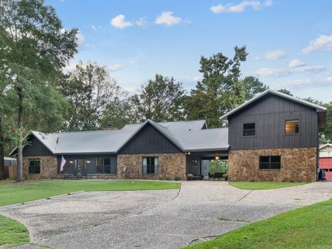 Photo of 18 Riviera Drive Dr, Conway, AR 72034 (MLS # 25042523)