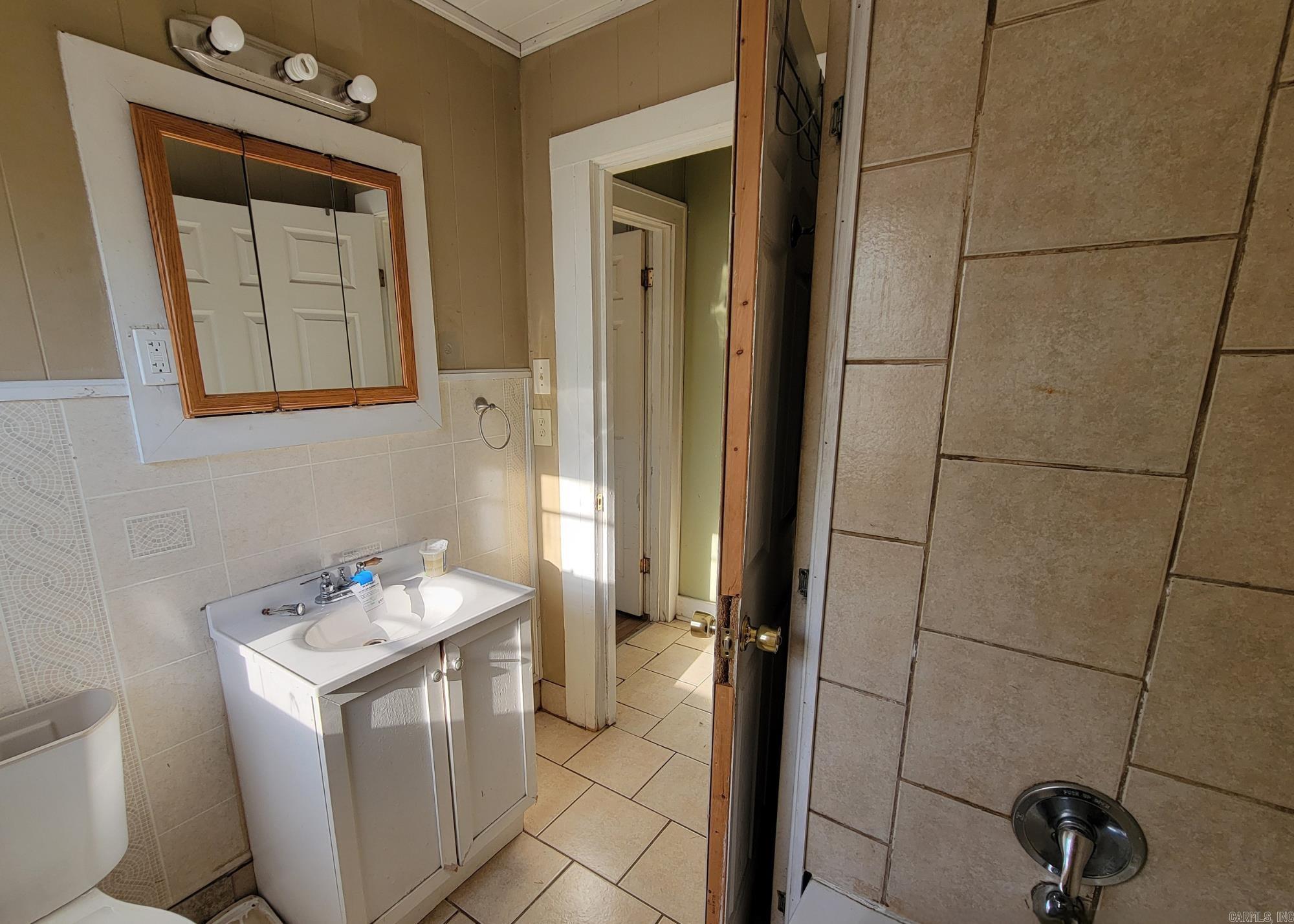 BARROW JOHN - Residential