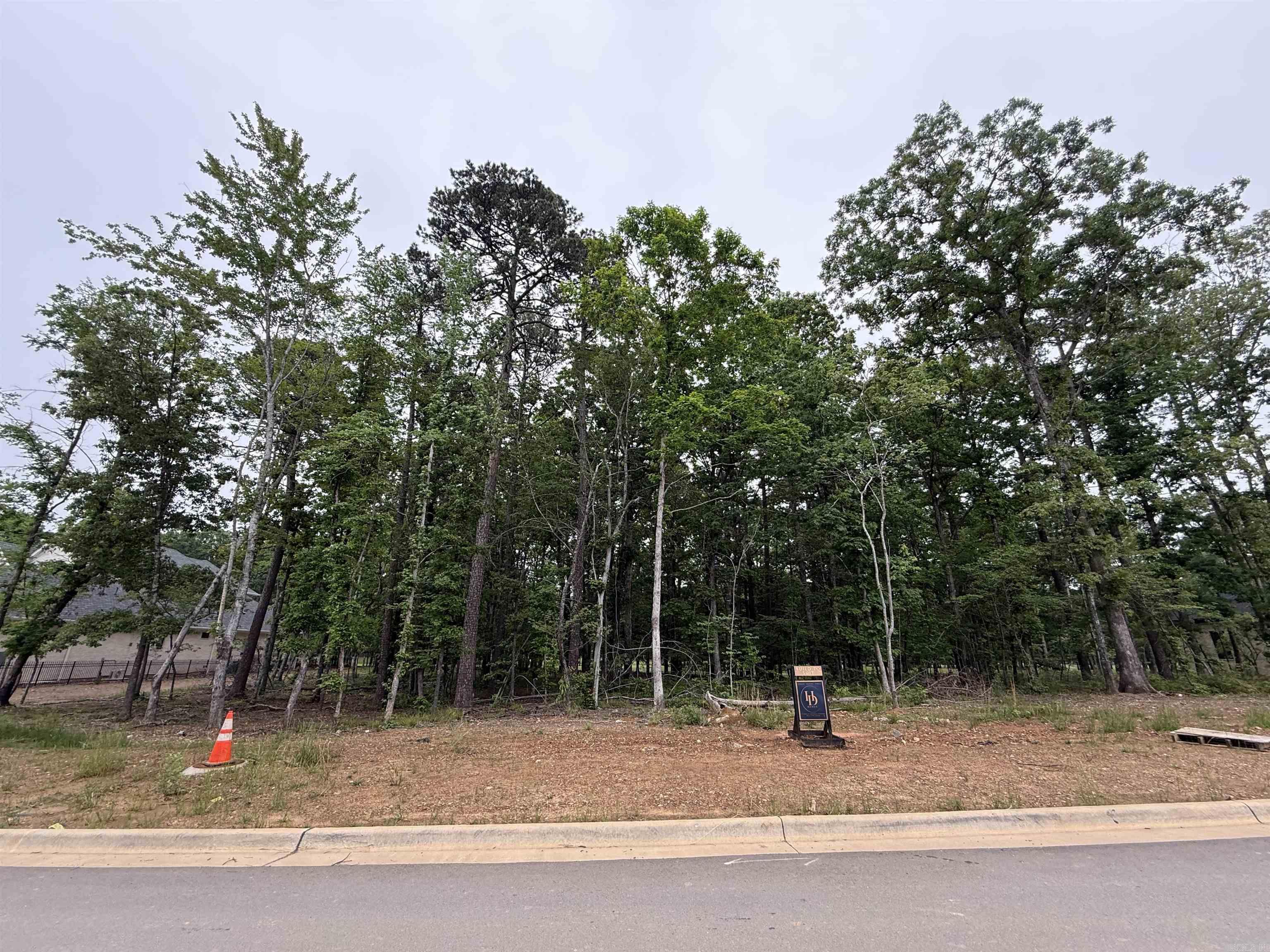 CHENAL VALLEY "MIRAMONT CIRCLE" - Land