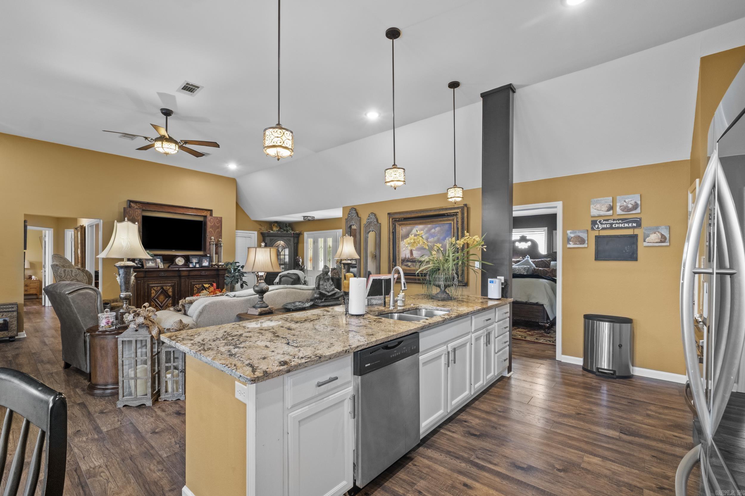 COUNTRY SQUIRE ADD - Residential