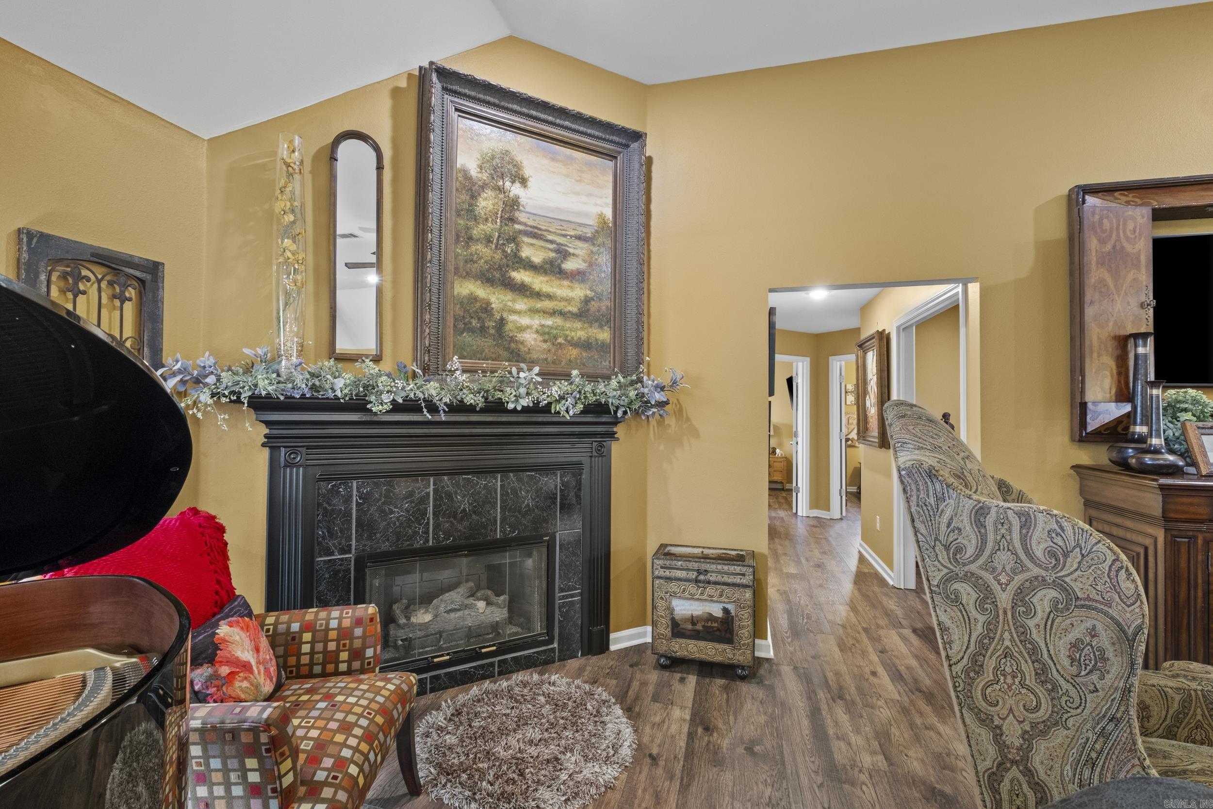 COUNTRY SQUIRE ADD - Residential