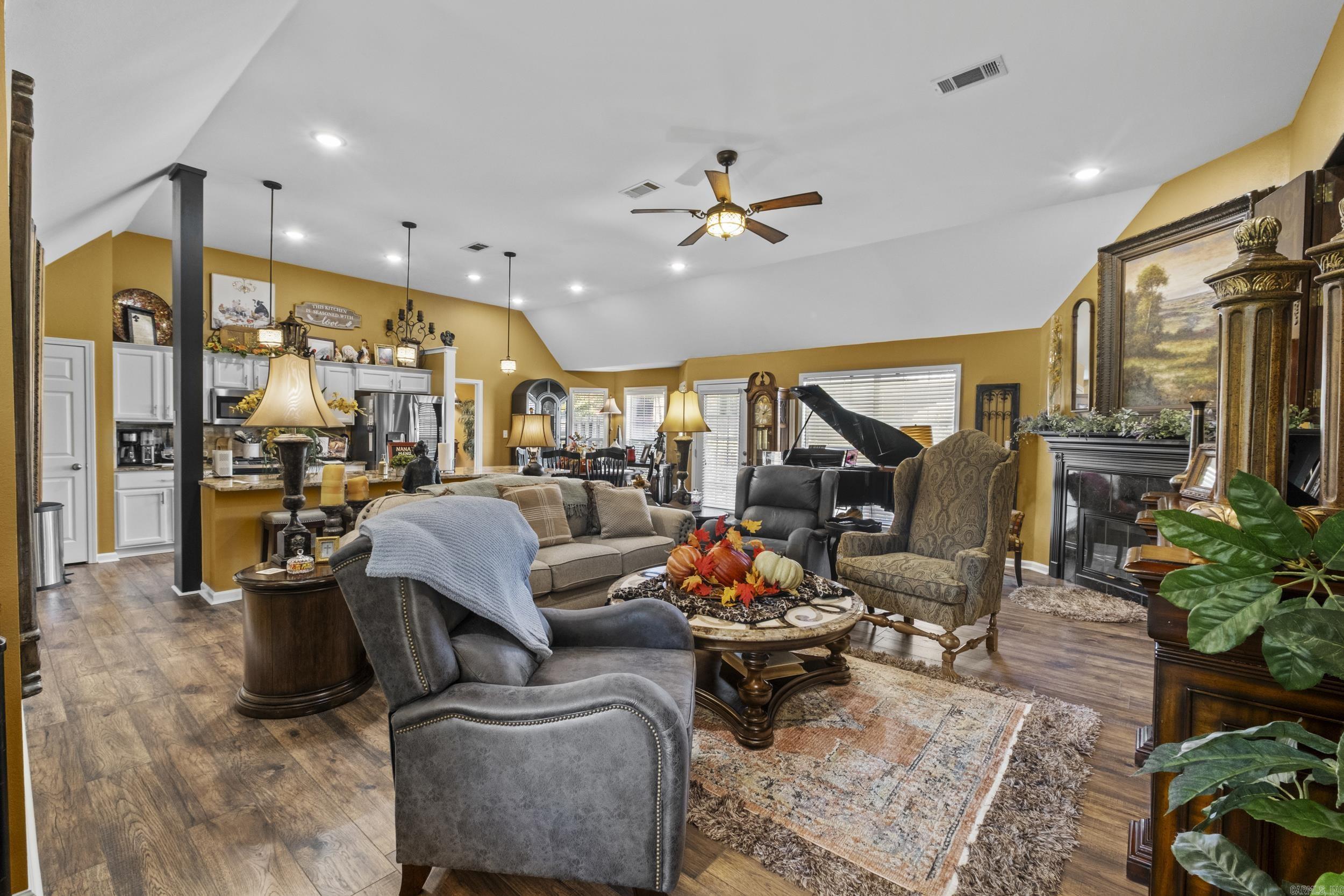 COUNTRY SQUIRE ADD - Residential