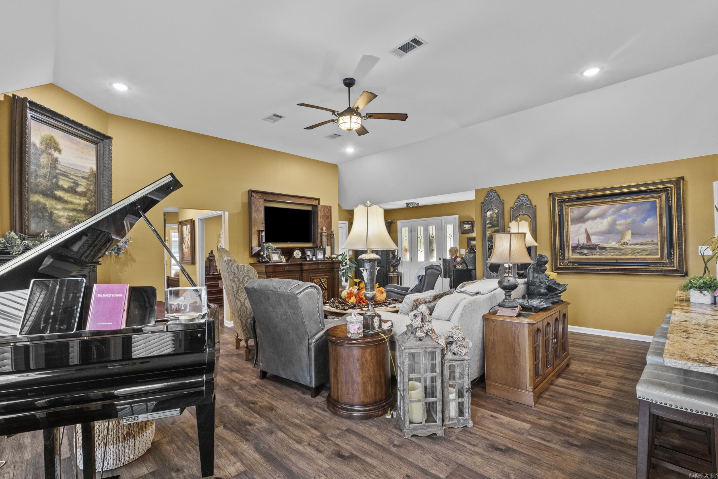 COUNTRY SQUIRE ADD - Residential