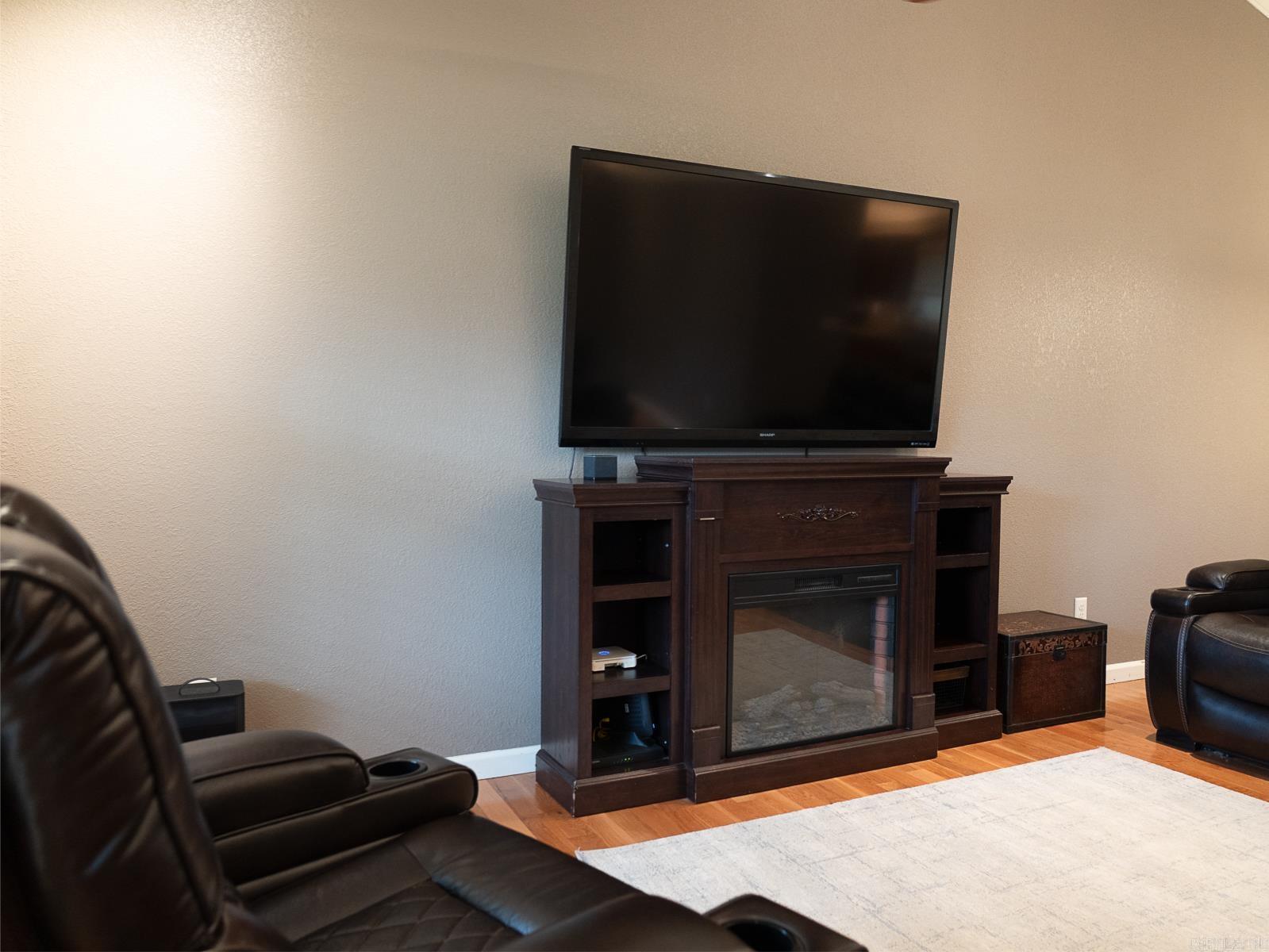 PURE COUNTY ESTATES - Residential