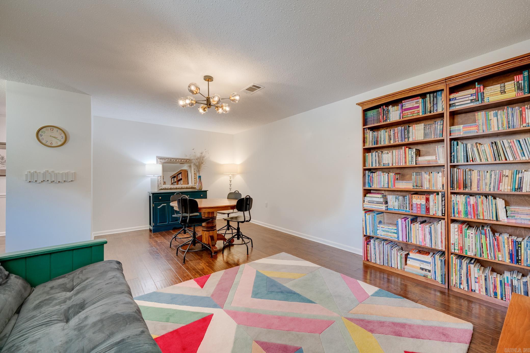 OAK FORREST - Residential