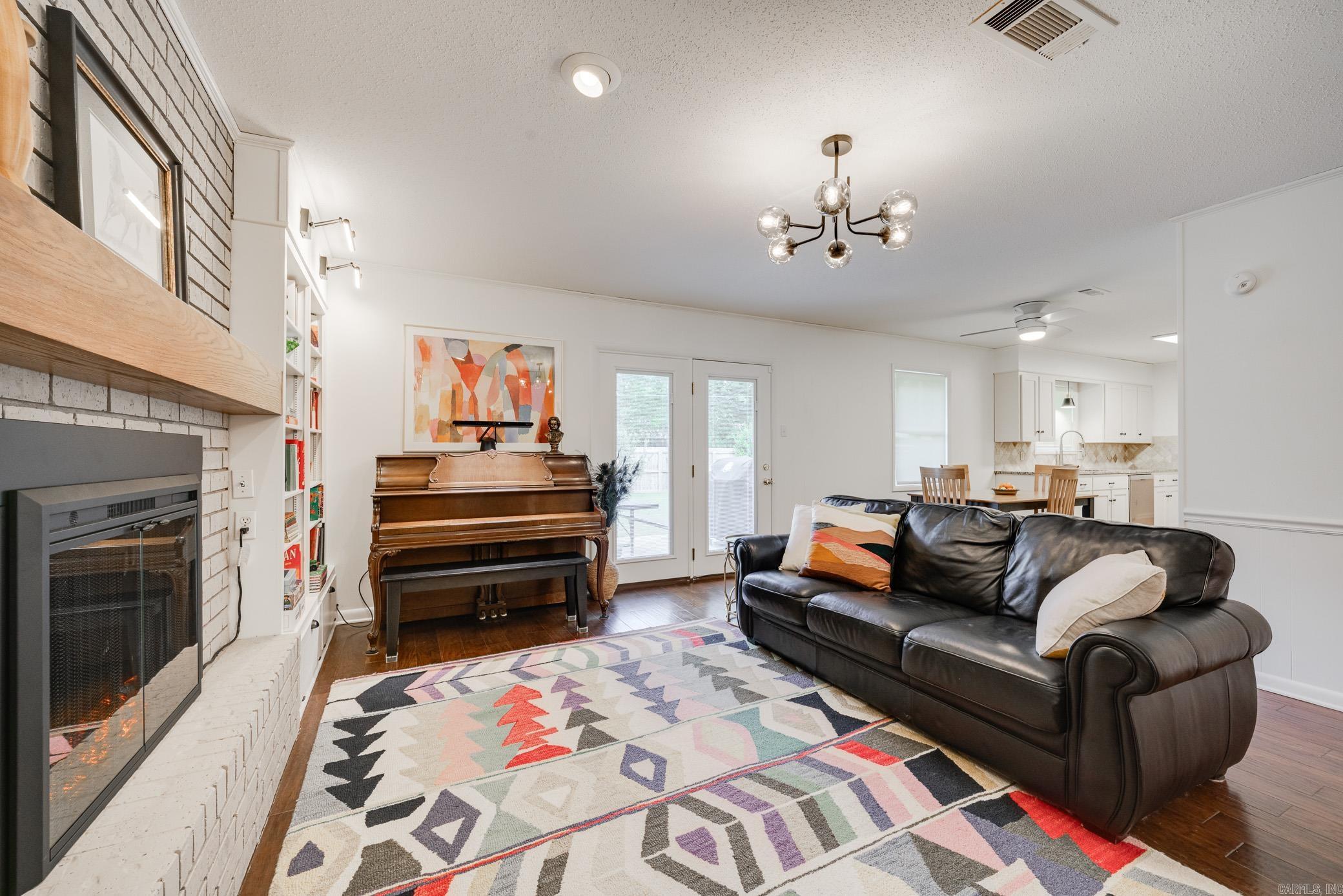 OAK FORREST - Residential