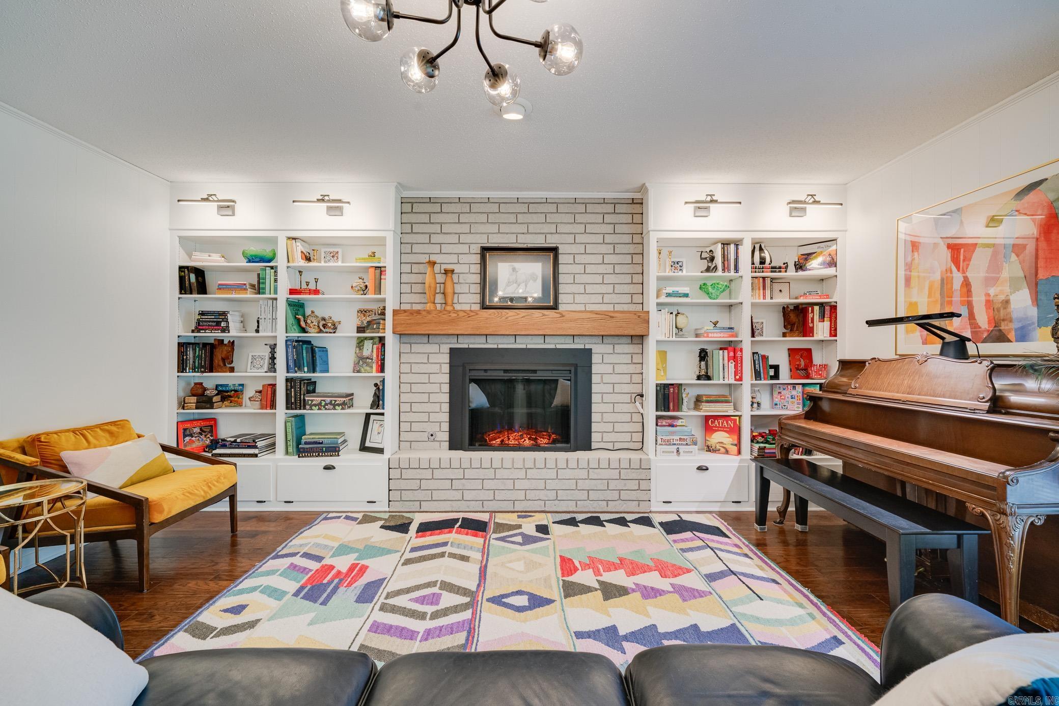 OAK FORREST - Residential