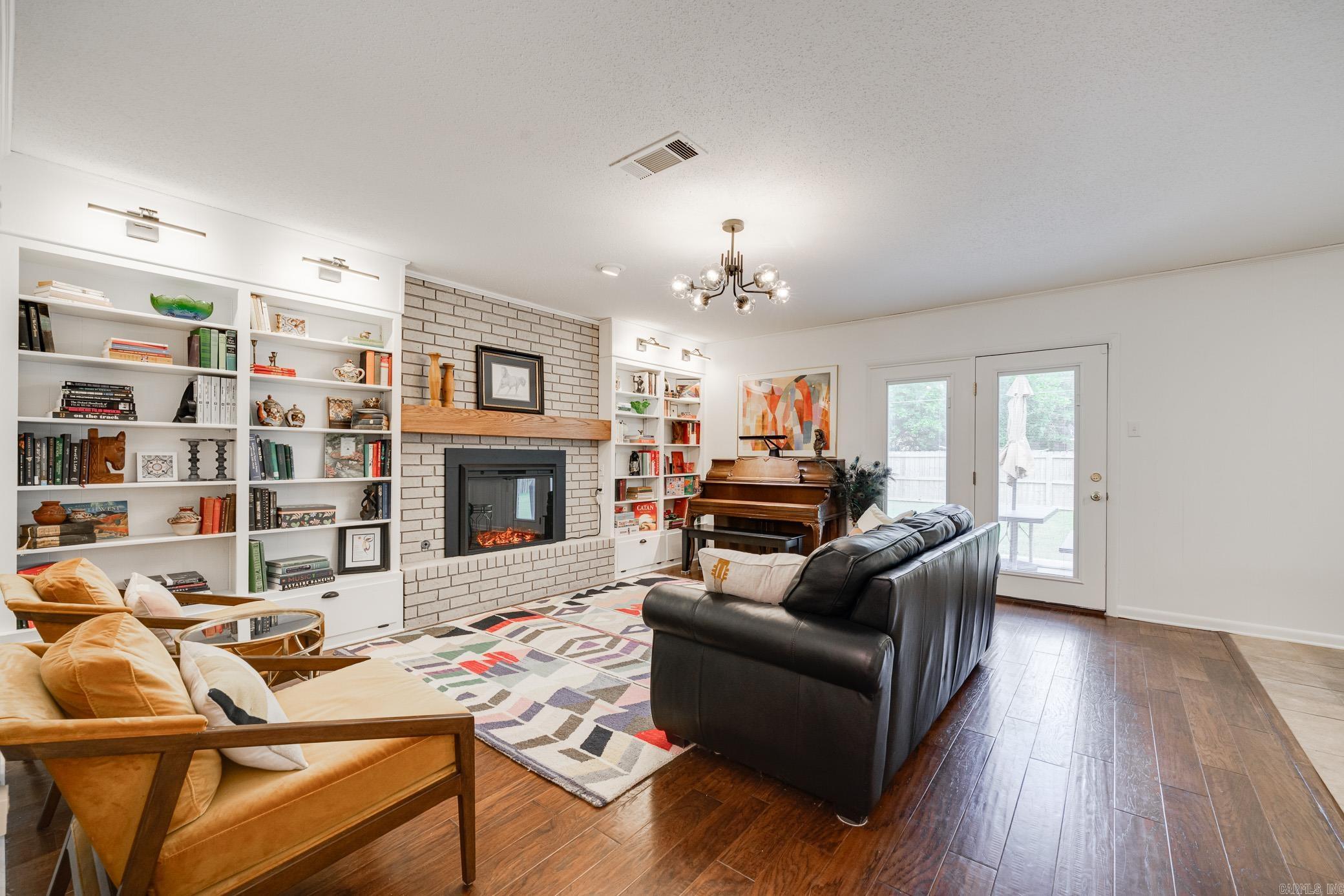 OAK FORREST - Residential