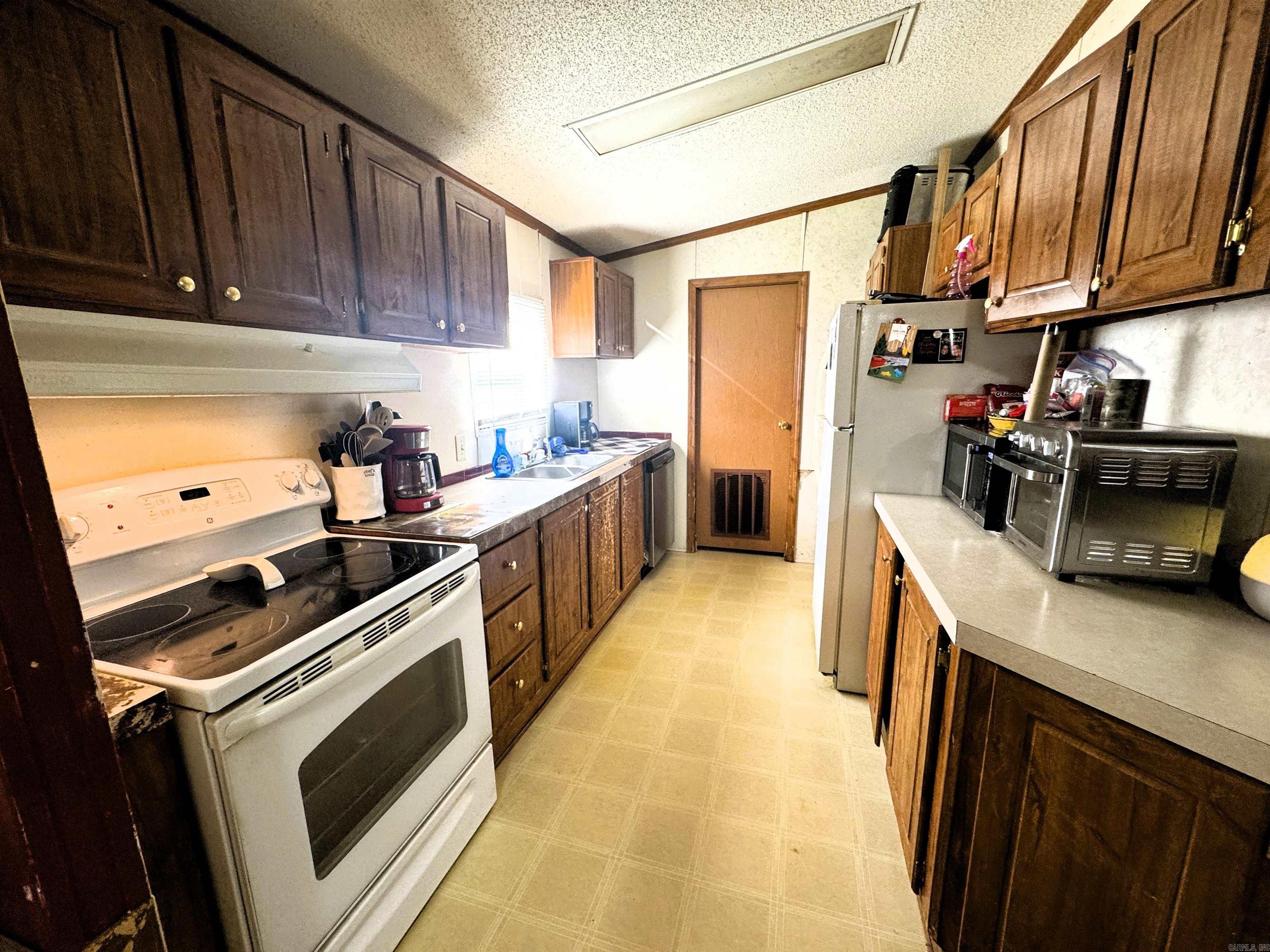 M&B PIGGOTT 2-20-8 - Residential