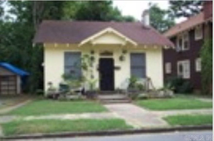 Large Duplex with extra room for office.