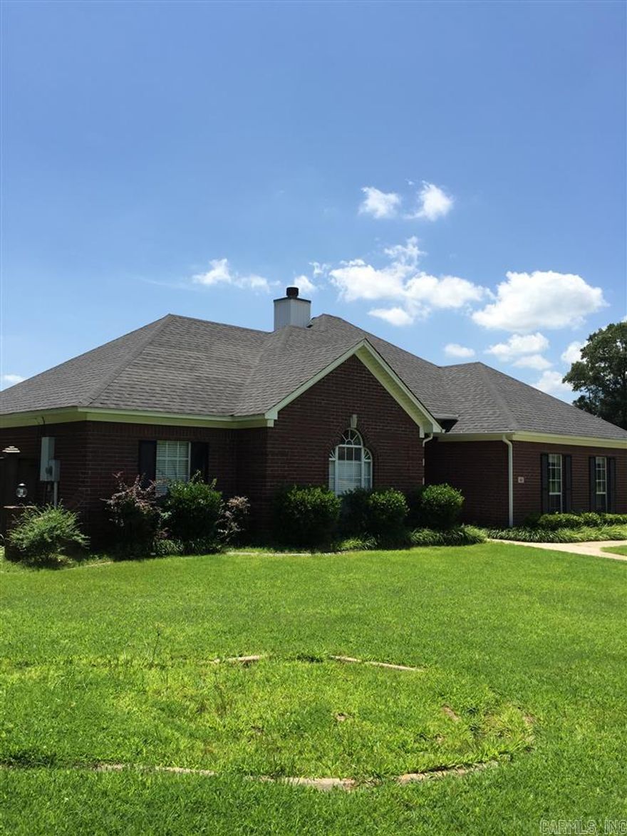 Robinwood Subdivision. Corner lot, 3 bd, 2 ba, 1670 sf. Den w/gas log fireplace, and breakfast bar between dining and kitchen. Fresh paint throughout and new guttering over front porch area. Appliances all stay: Fridge, front load washer and dryer. Seller says washer needs minor repair. Huge backyard with side entry garage. Also double gate on side yard. Please allow extra time for all offers, must run through probate with all offers.
