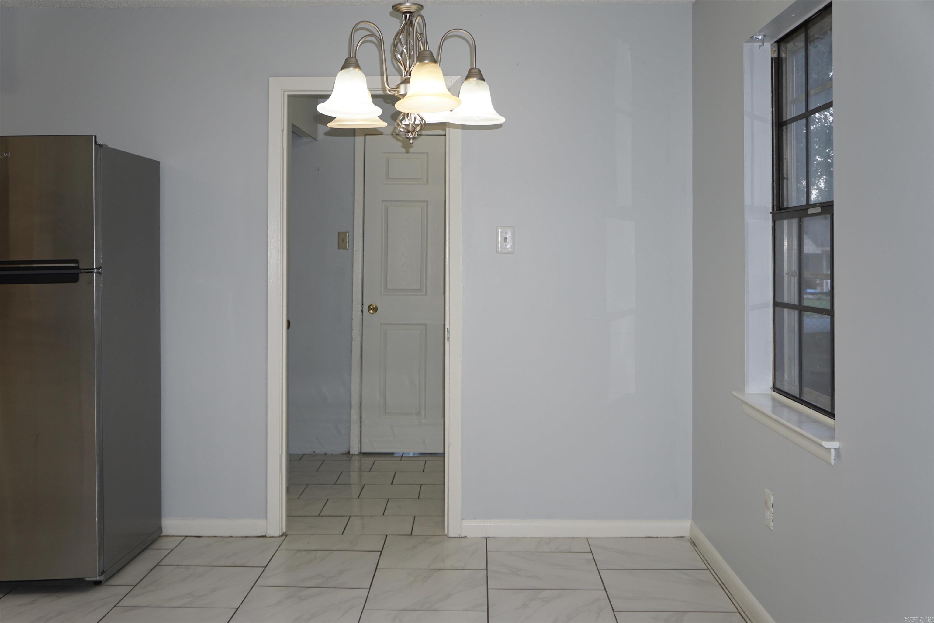 COUNTRY CLUB MANOR - Residential