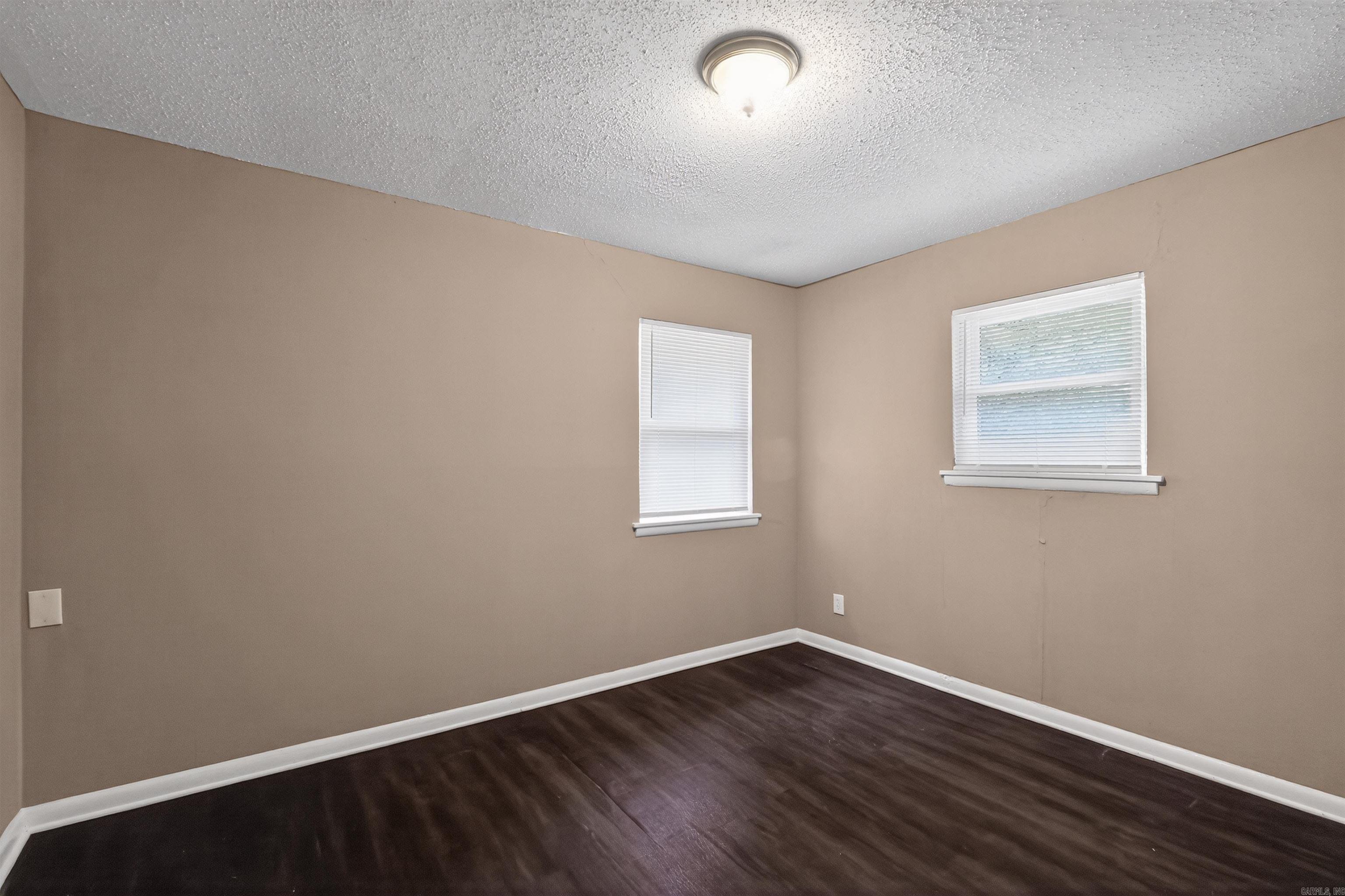 WAKEFIELD VILLAGE - Residential