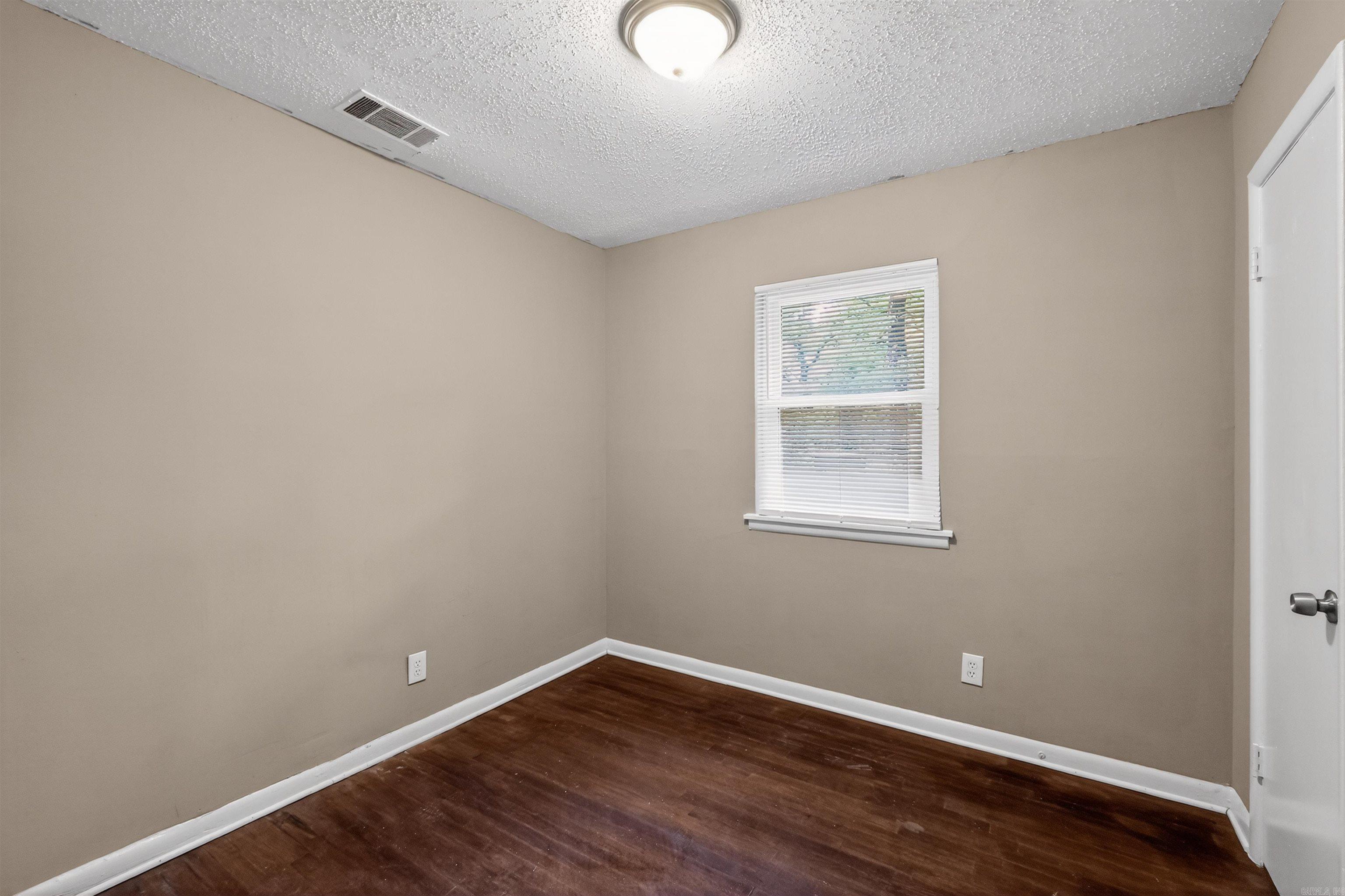 WAKEFIELD VILLAGE - Residential