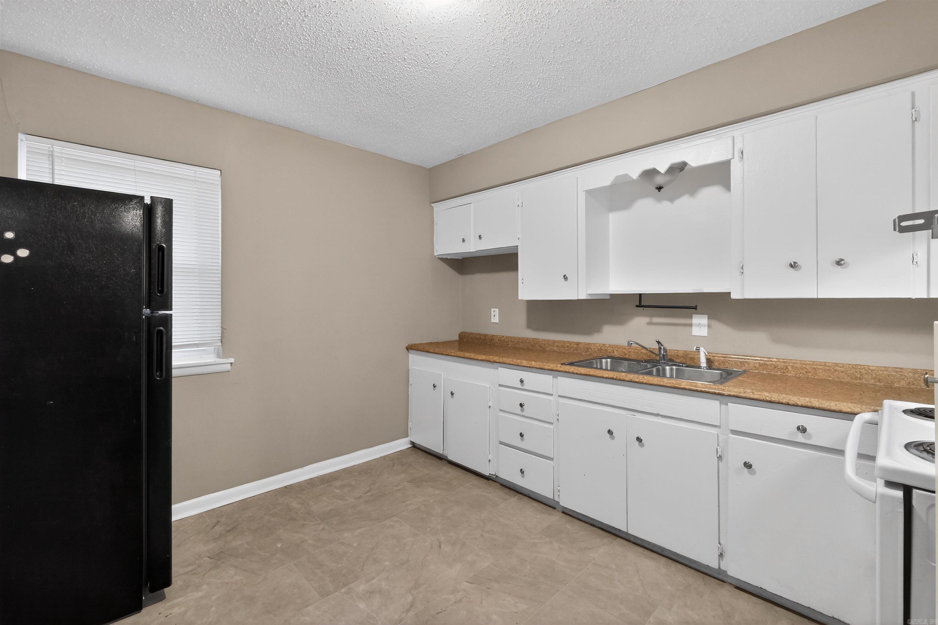 WAKEFIELD VILLAGE - Residential